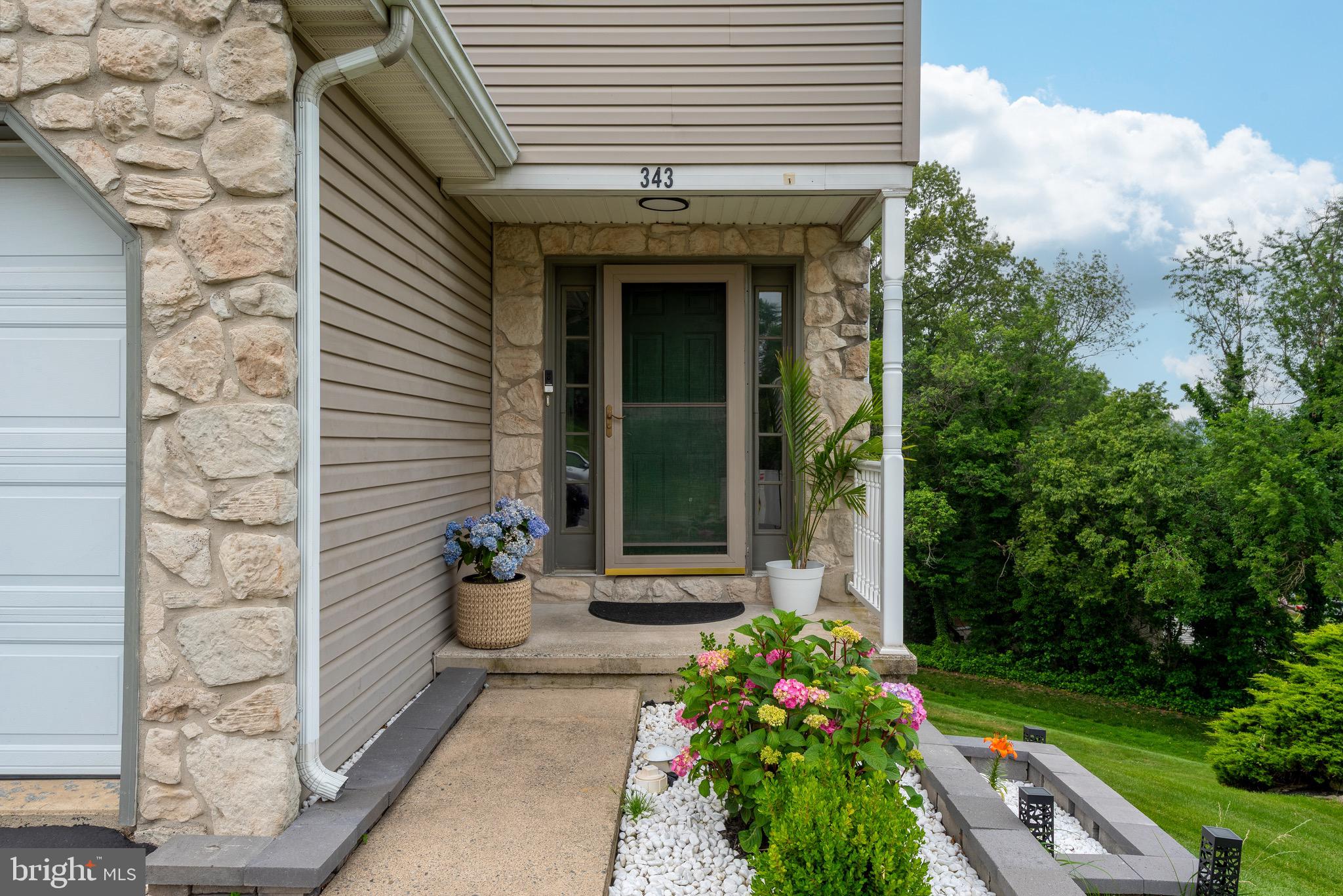 343 OAKRIDGE DRIVE