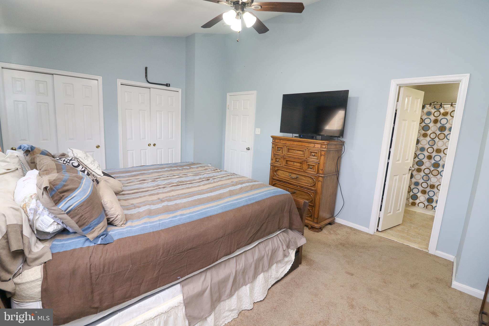 POTOMAC CROSSING - Residential