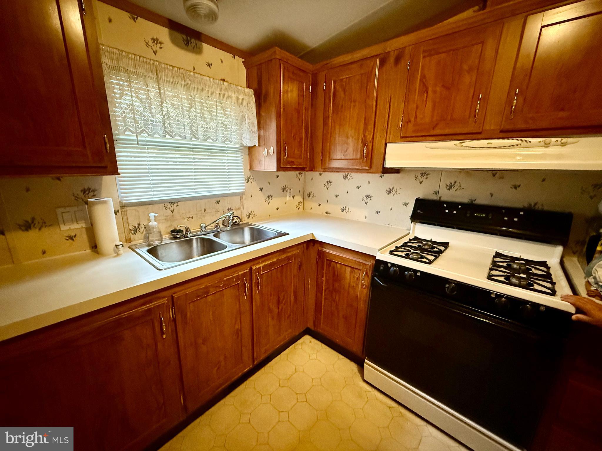125 TUCKERTON 208