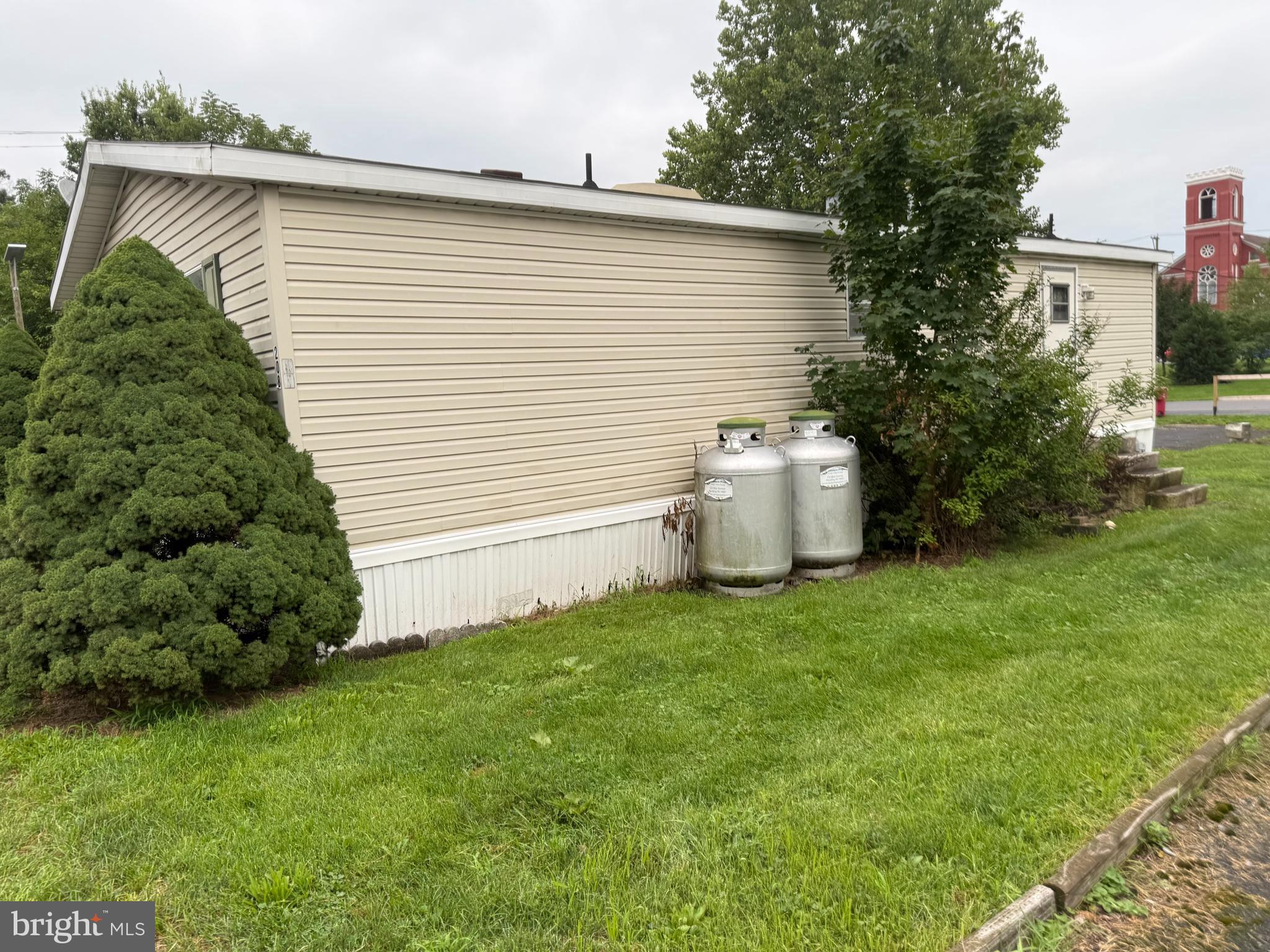 125 TUCKERTON 208