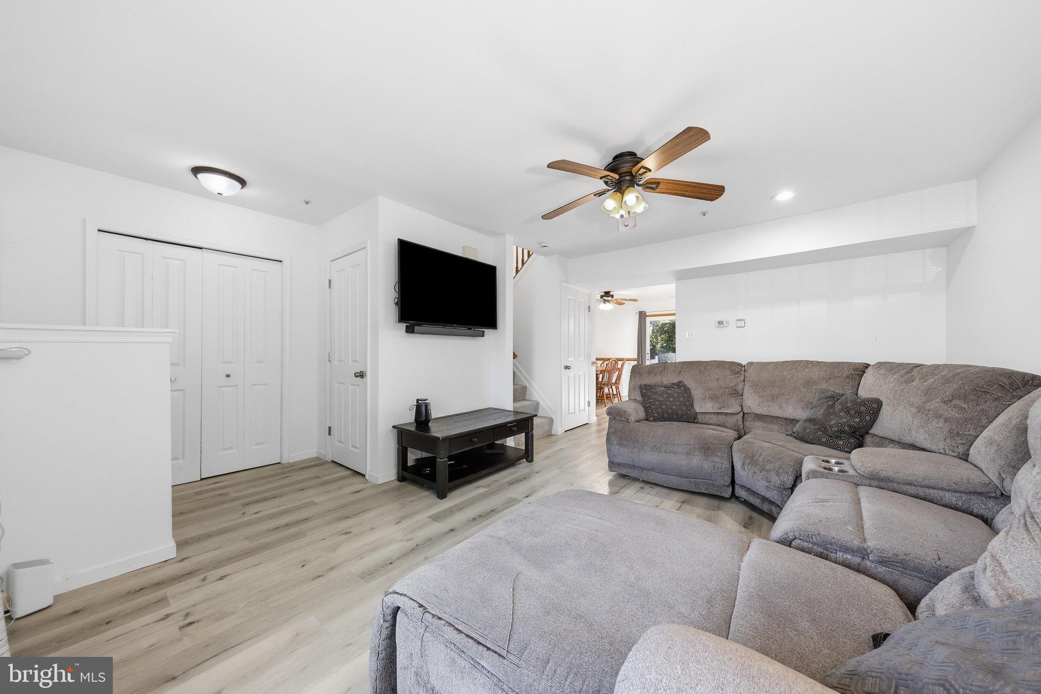 109 OLD OAK PLACE