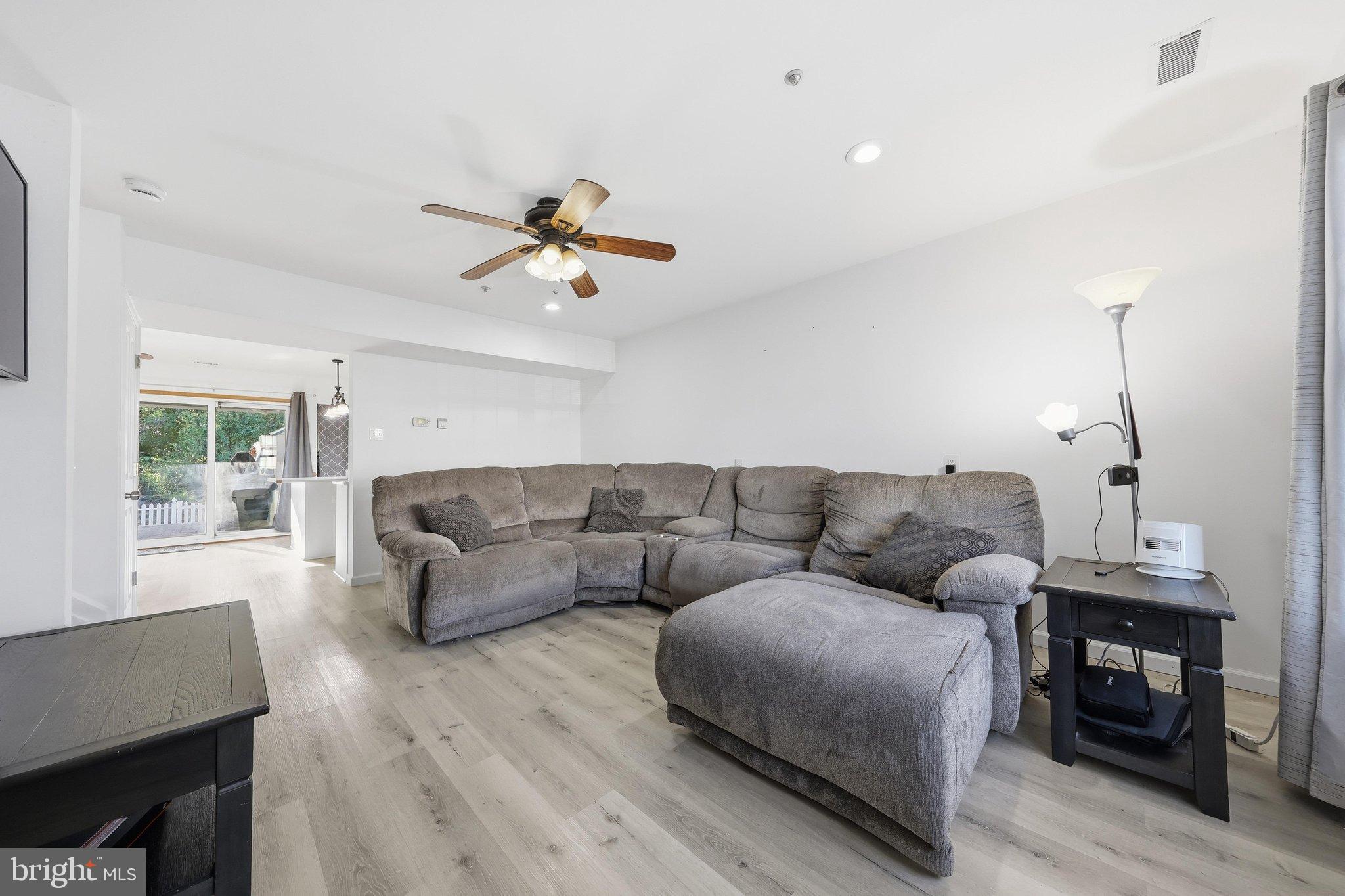 109 OLD OAK PLACE