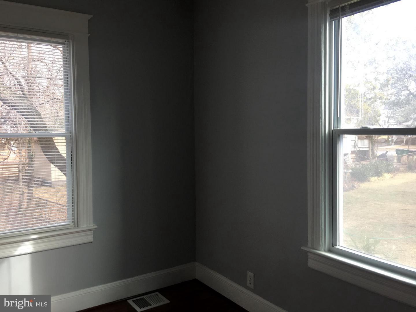 RIVERDALE PARK - Residential Lease