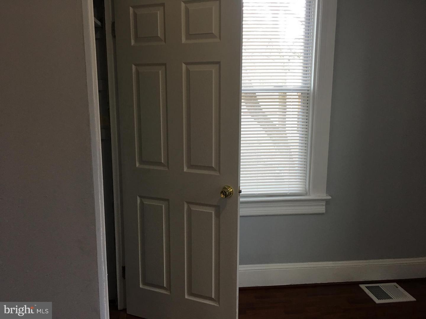 RIVERDALE PARK - Residential Lease