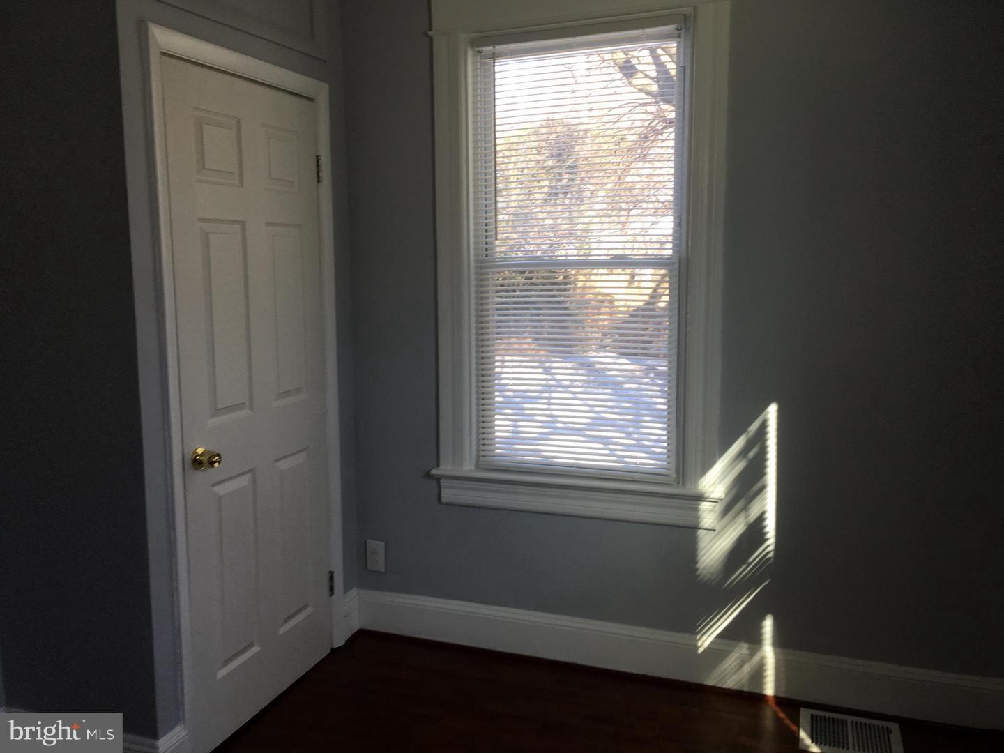 RIVERDALE PARK - Residential Lease