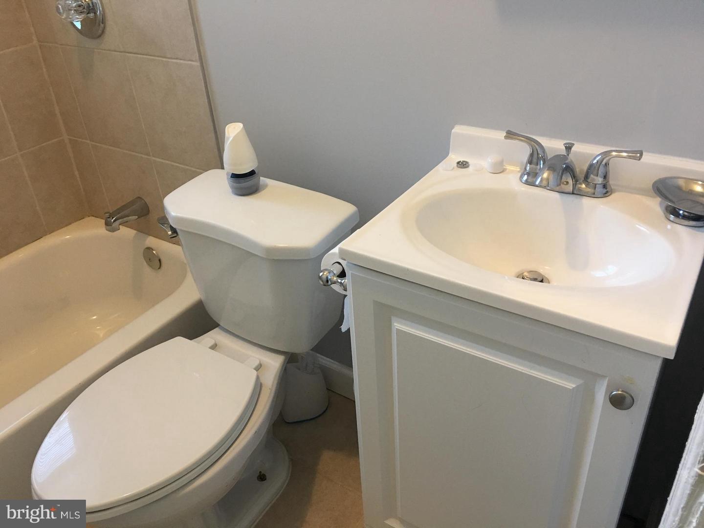 RIVERDALE PARK - Residential Lease