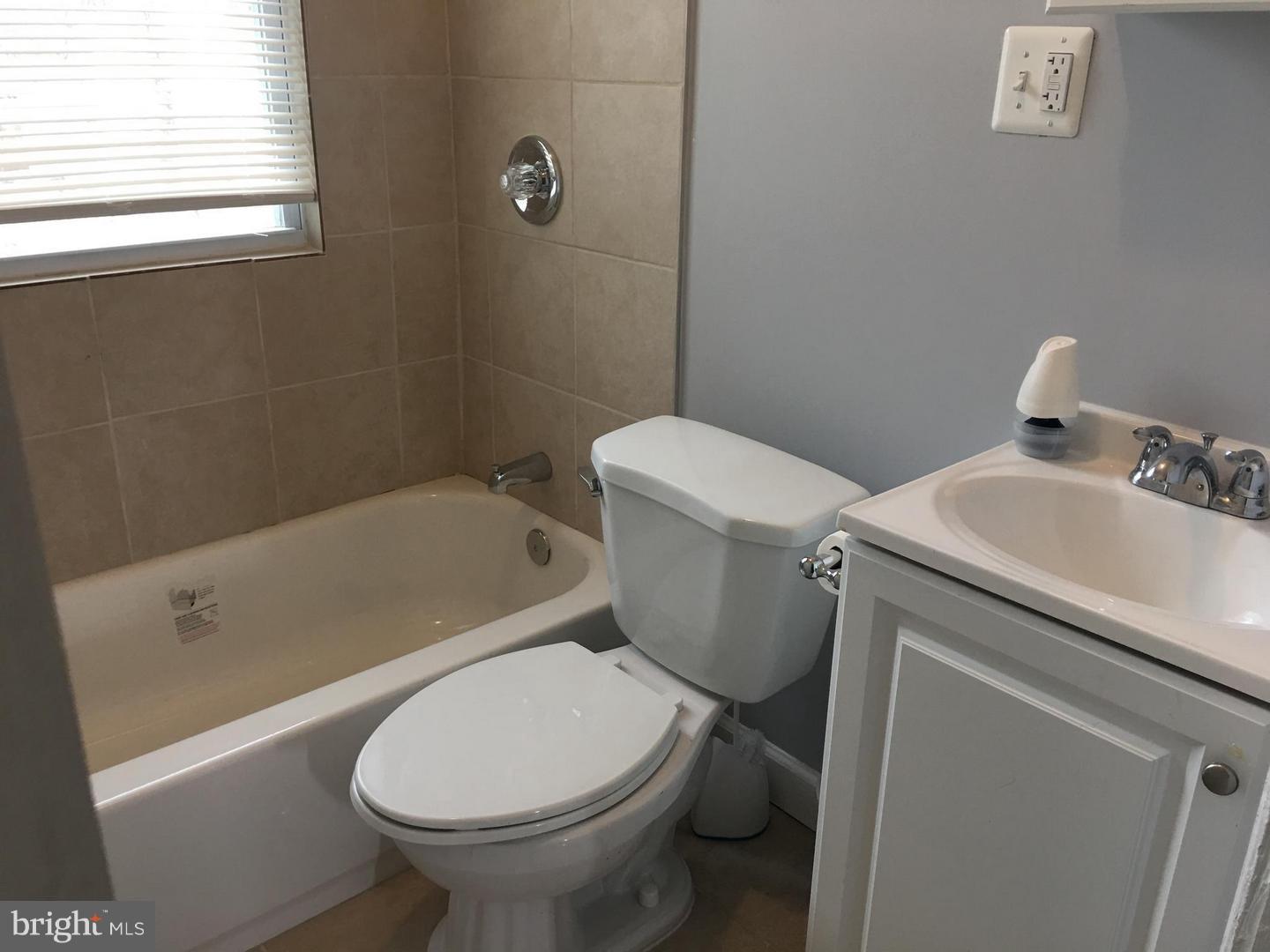 RIVERDALE PARK - Residential Lease