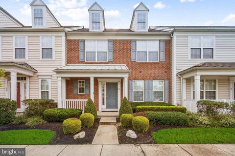 8 BORTON AVENUE VOORHEES NJ 08043