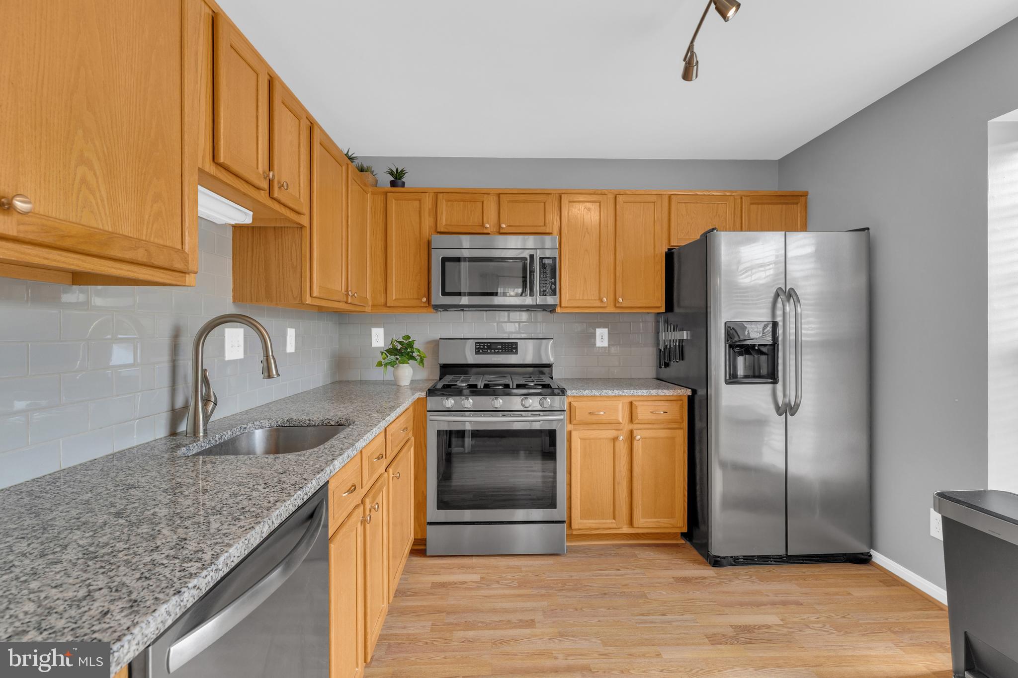 GUNSTON CORNER - Residential