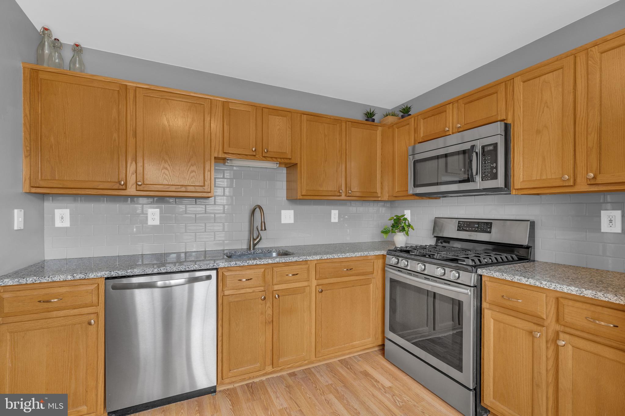 GUNSTON CORNER - Residential