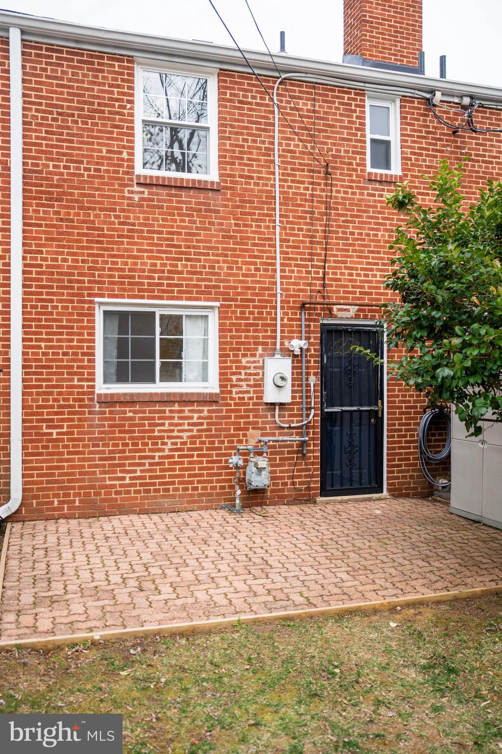 BEVERLY HILLS - Residential Lease