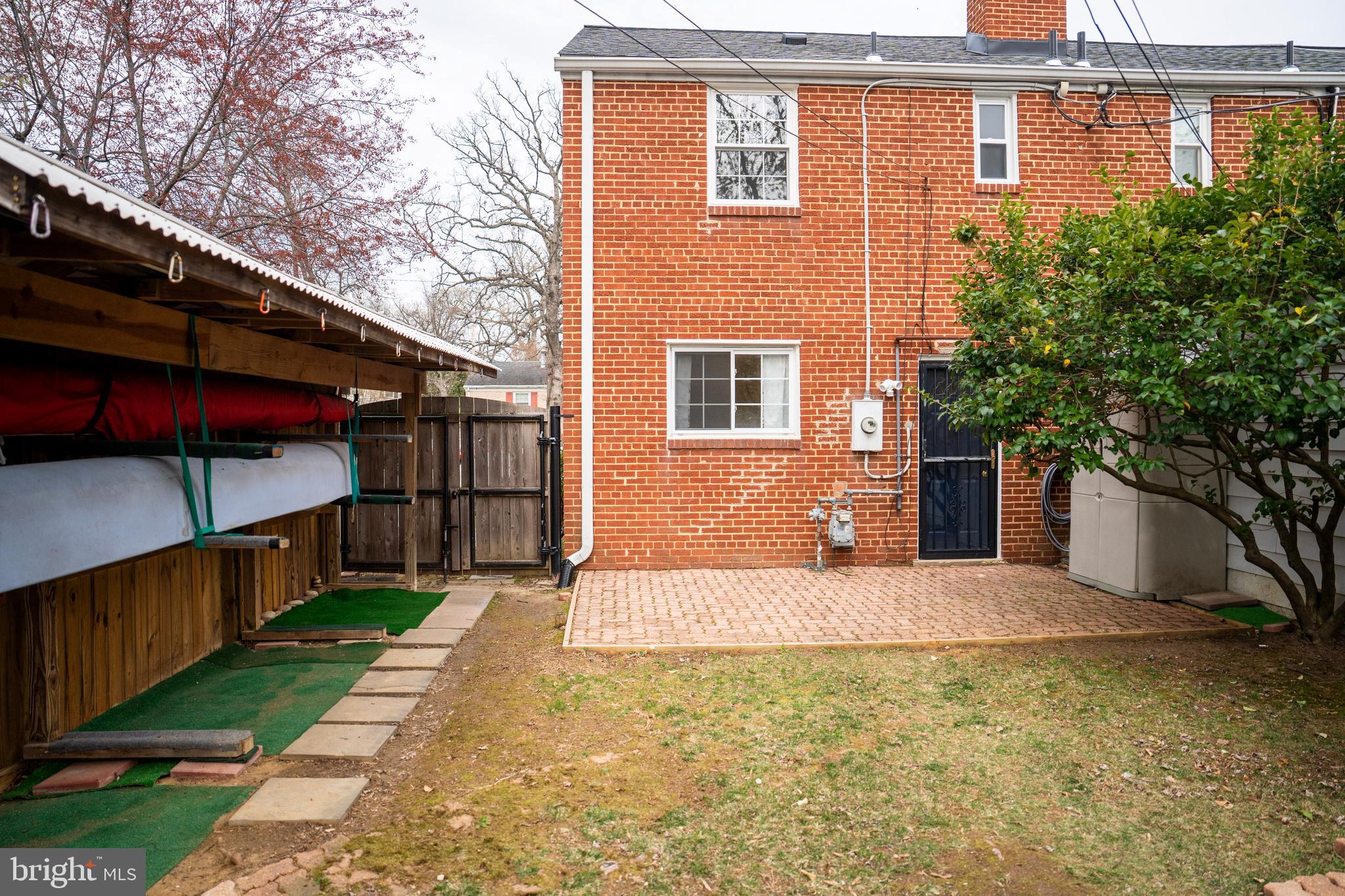 BEVERLY HILLS - Residential Lease