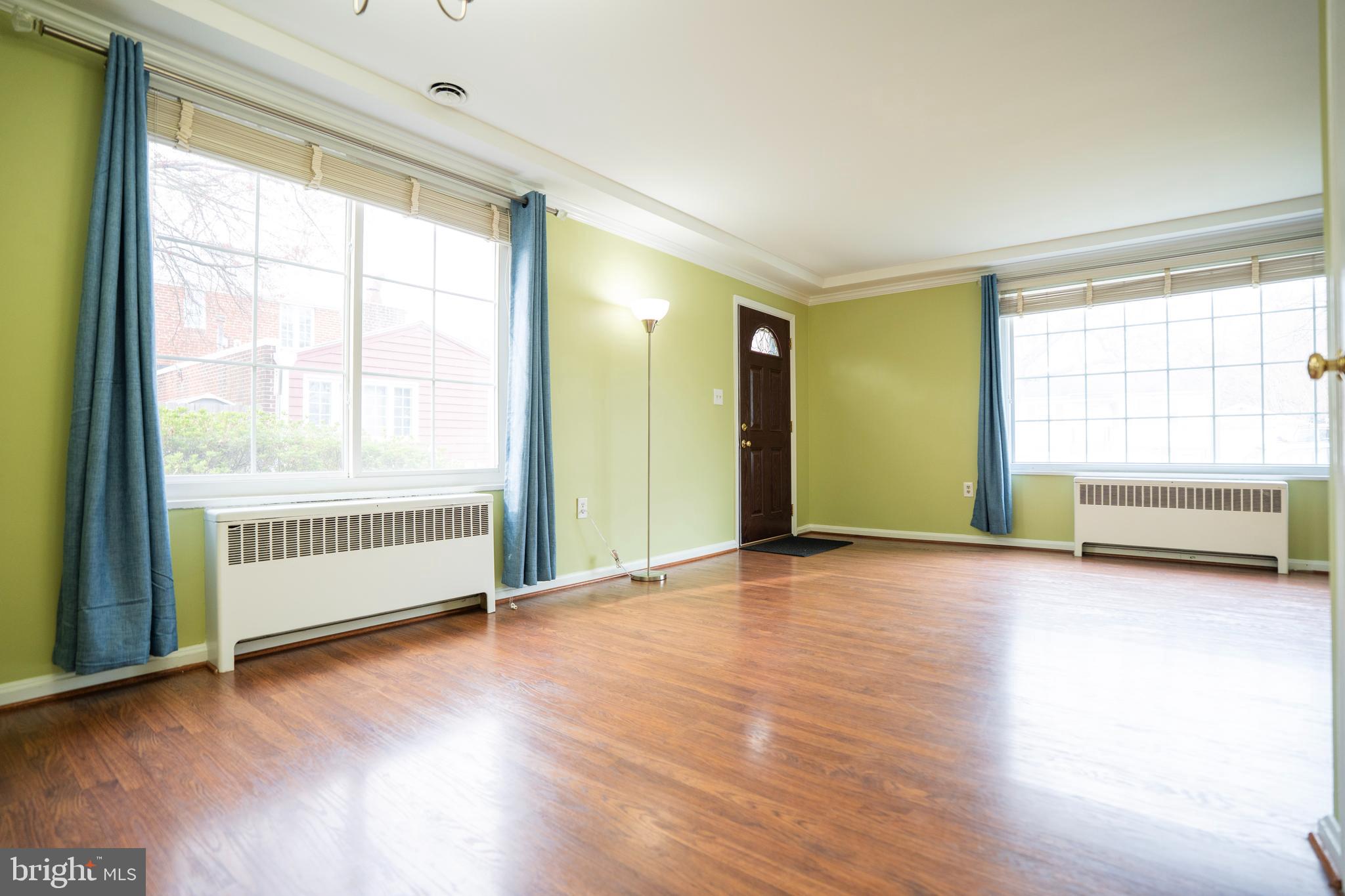 BEVERLY HILLS - Residential Lease