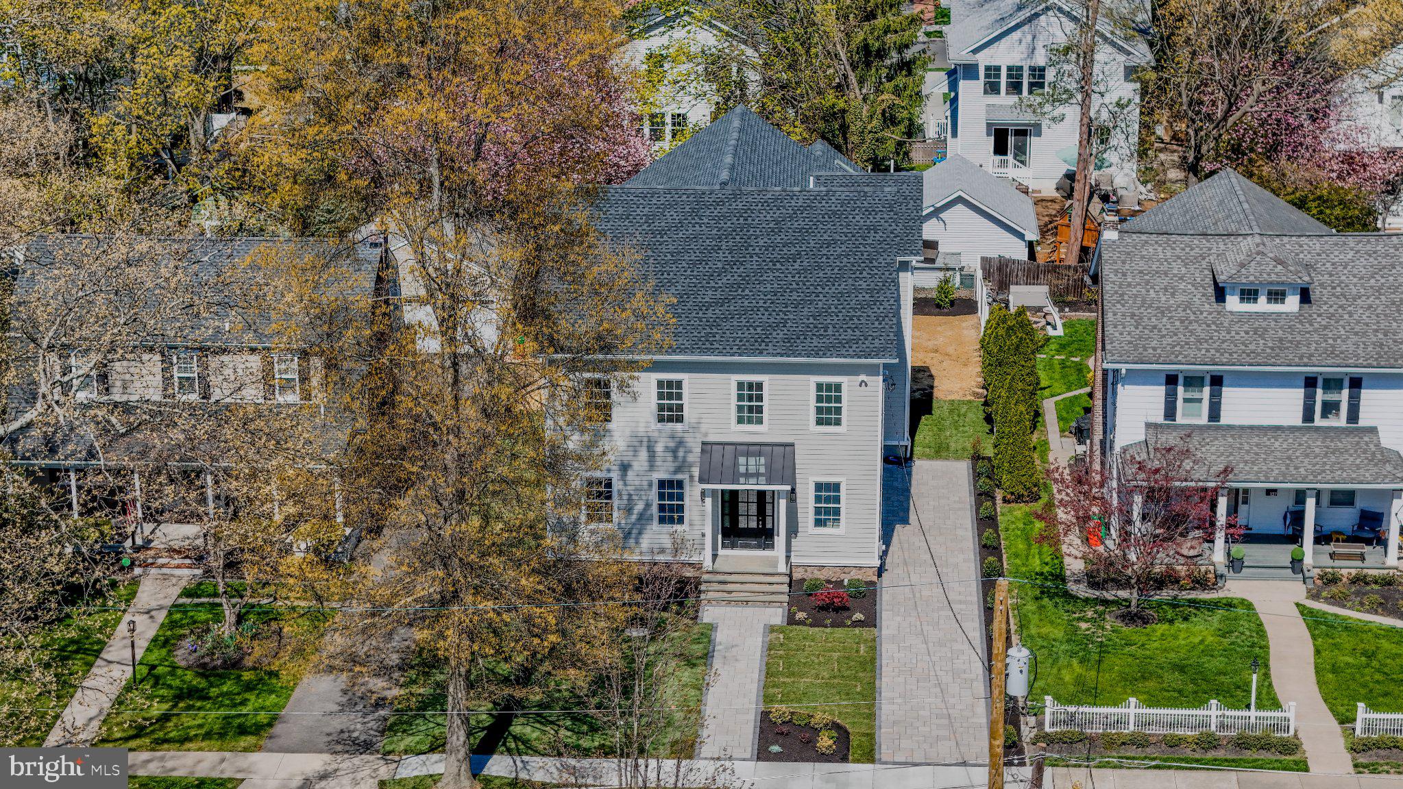 123 HAWTHORNE AVENUE