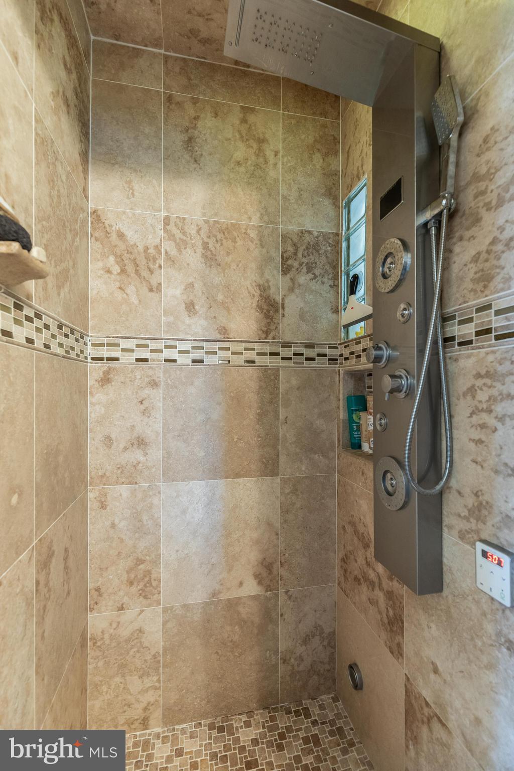 ARLINGTON VIEW - Residential