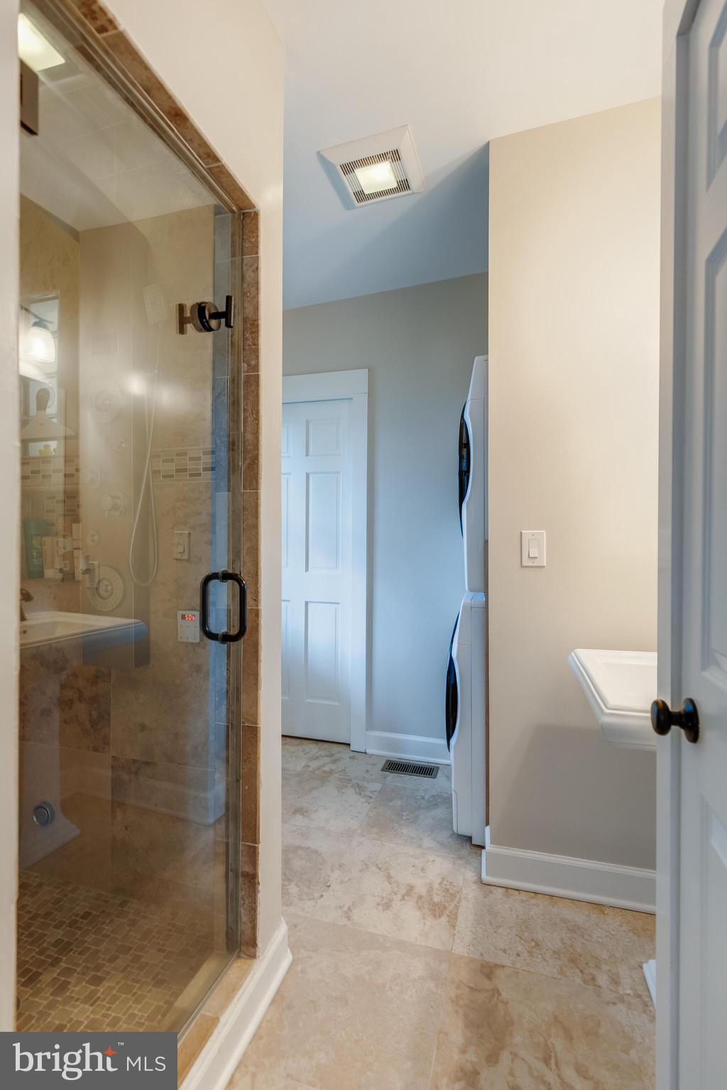 ARLINGTON VIEW - Residential