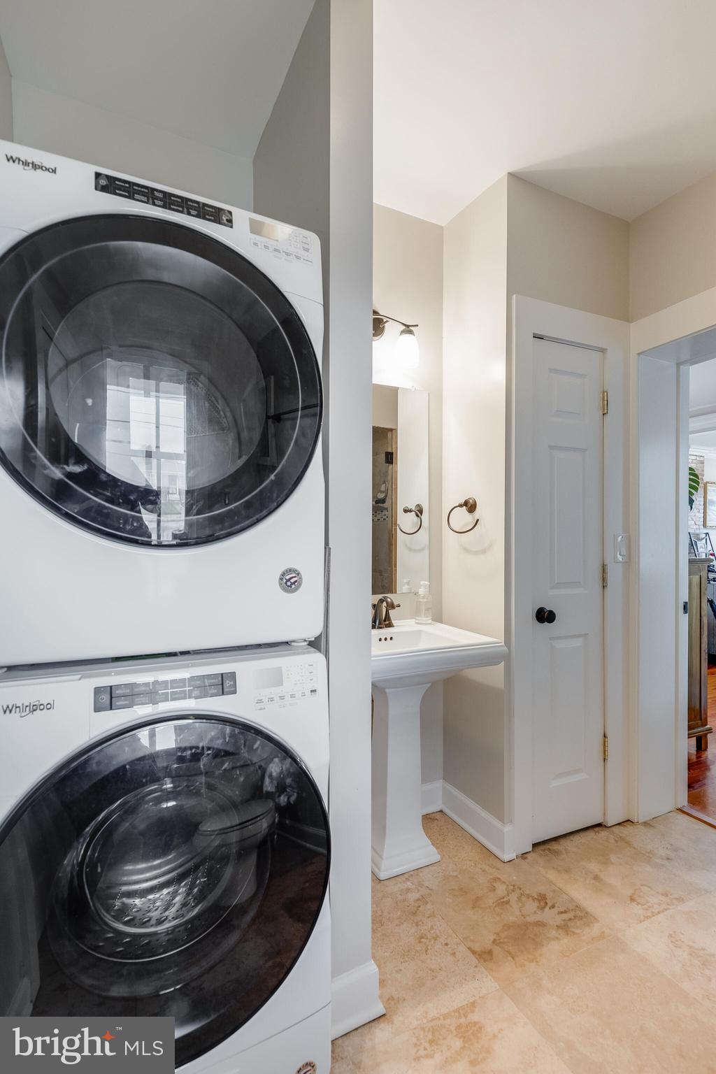 ARLINGTON VIEW - Residential