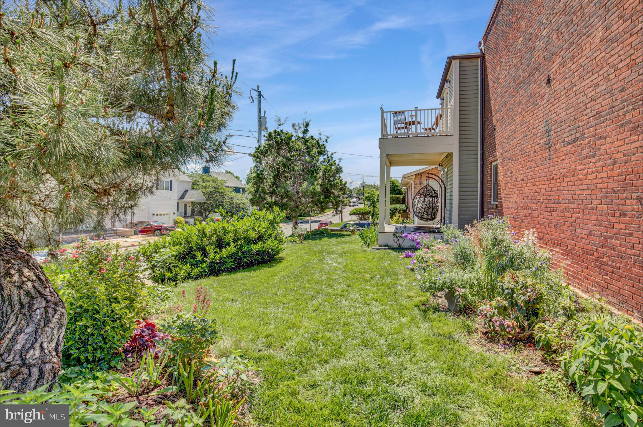 ARLINGTON VIEW - Residential