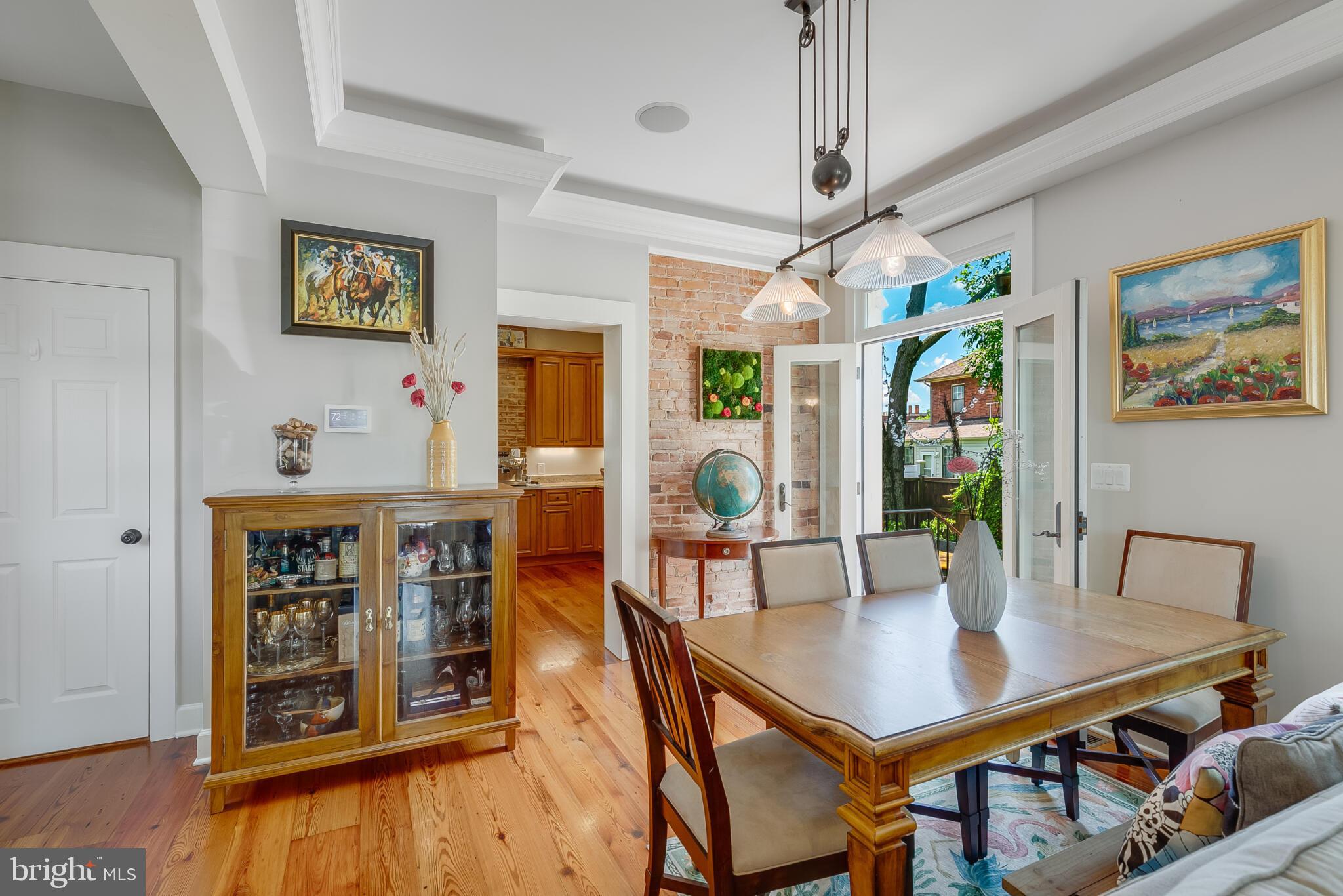 ARLINGTON VIEW - Residential