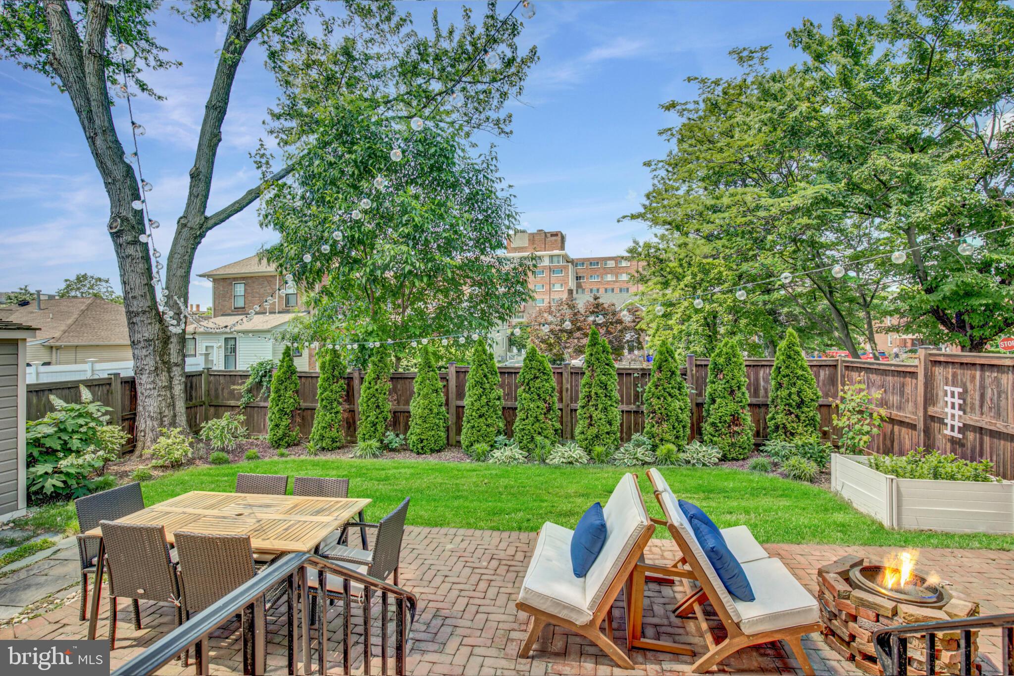 ARLINGTON VIEW - Residential