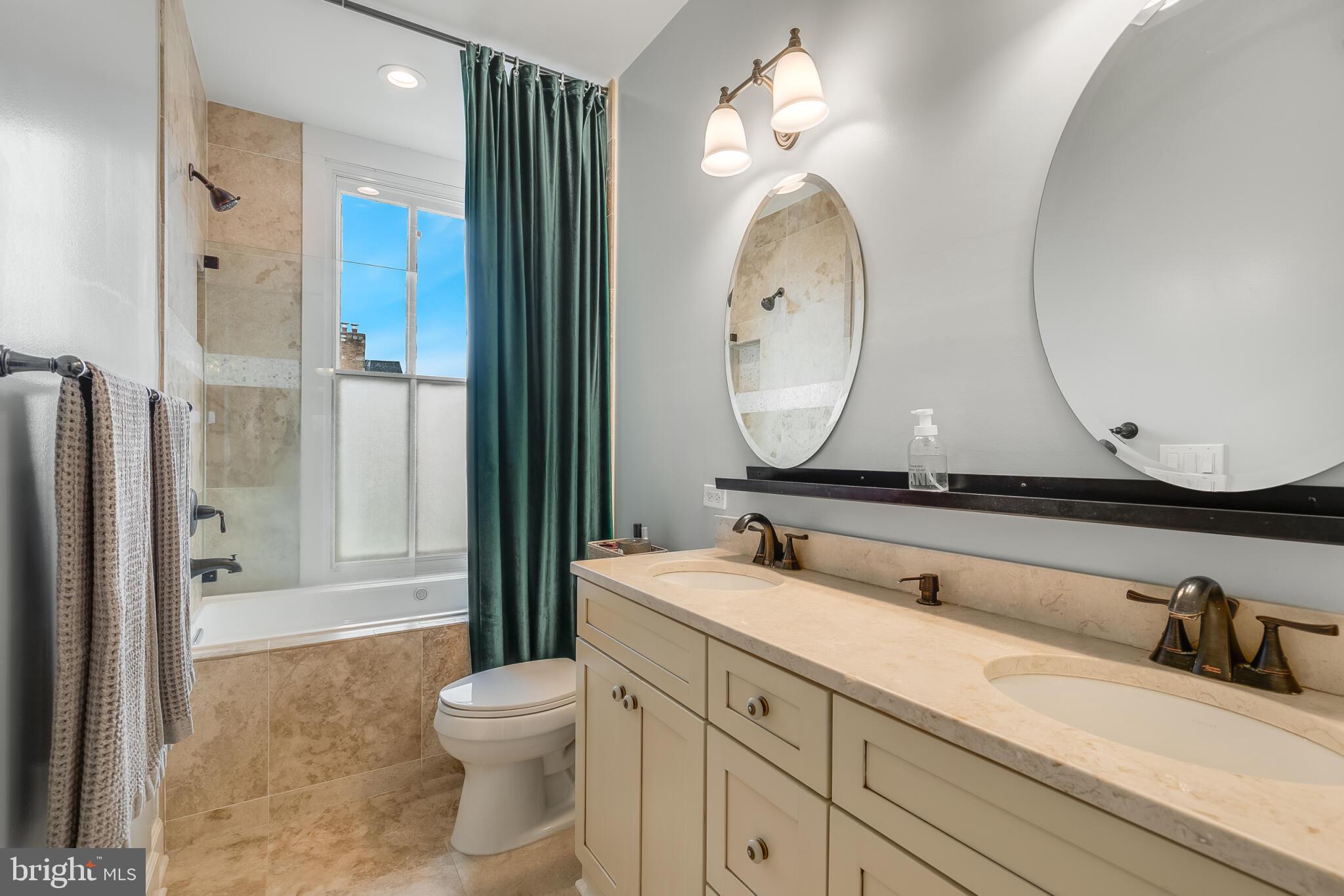 ARLINGTON VIEW - Residential