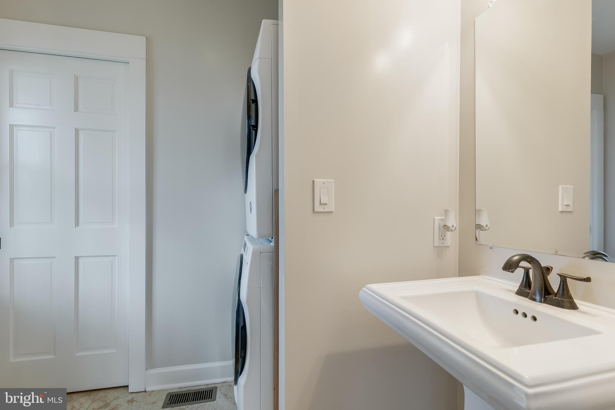 ARLINGTON VIEW - Residential