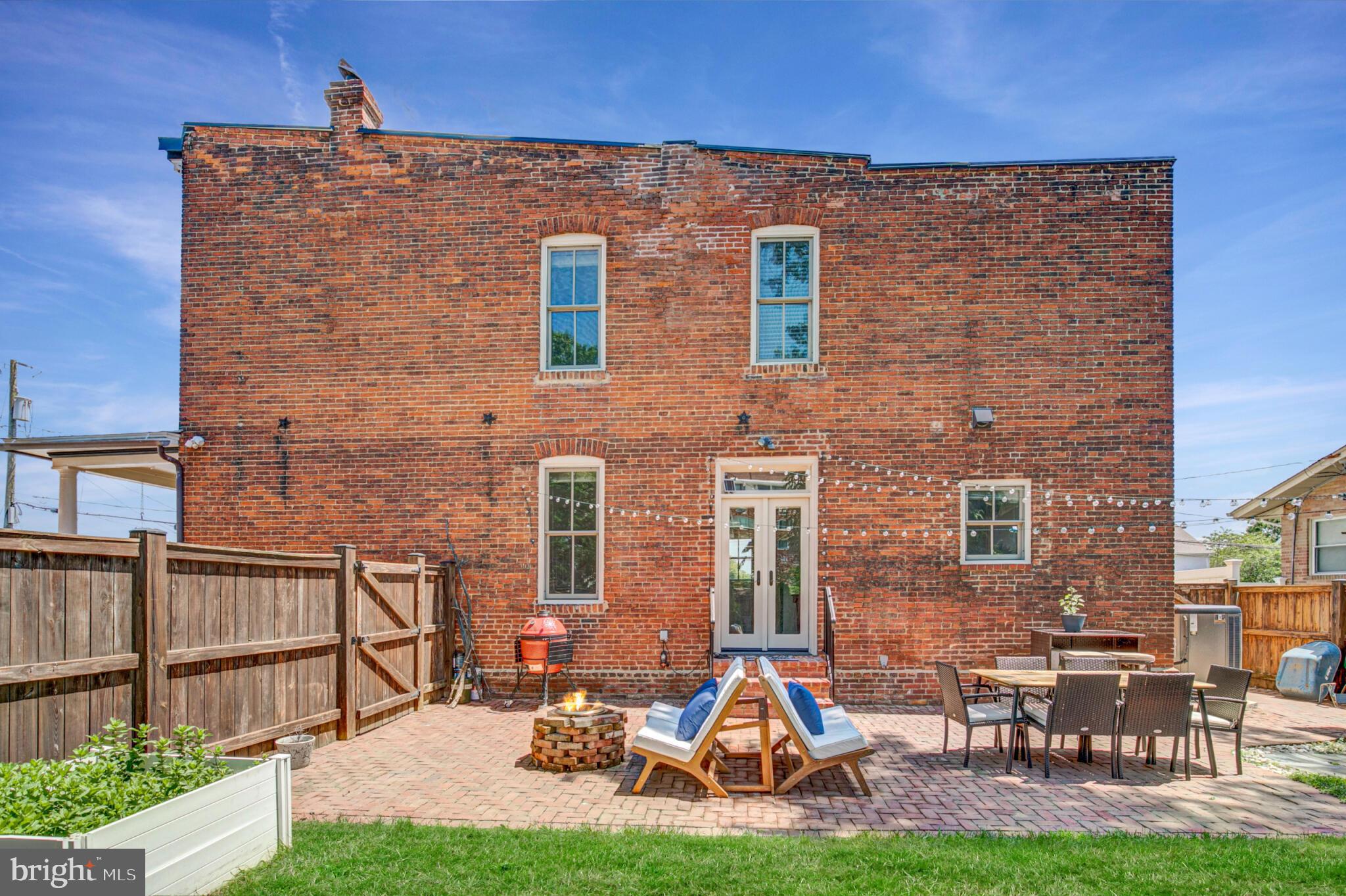 ARLINGTON VIEW - Residential