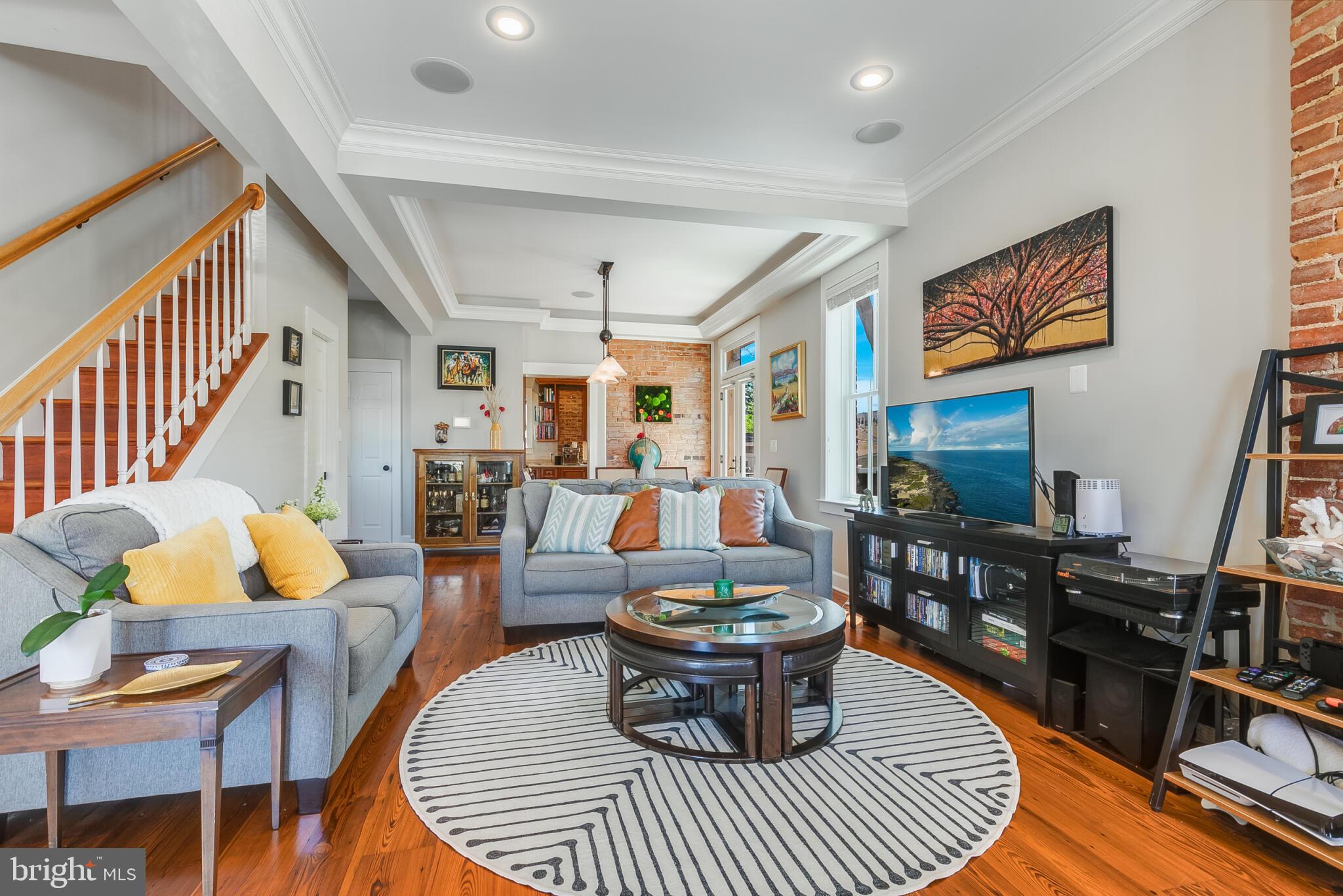 ARLINGTON VIEW - Residential