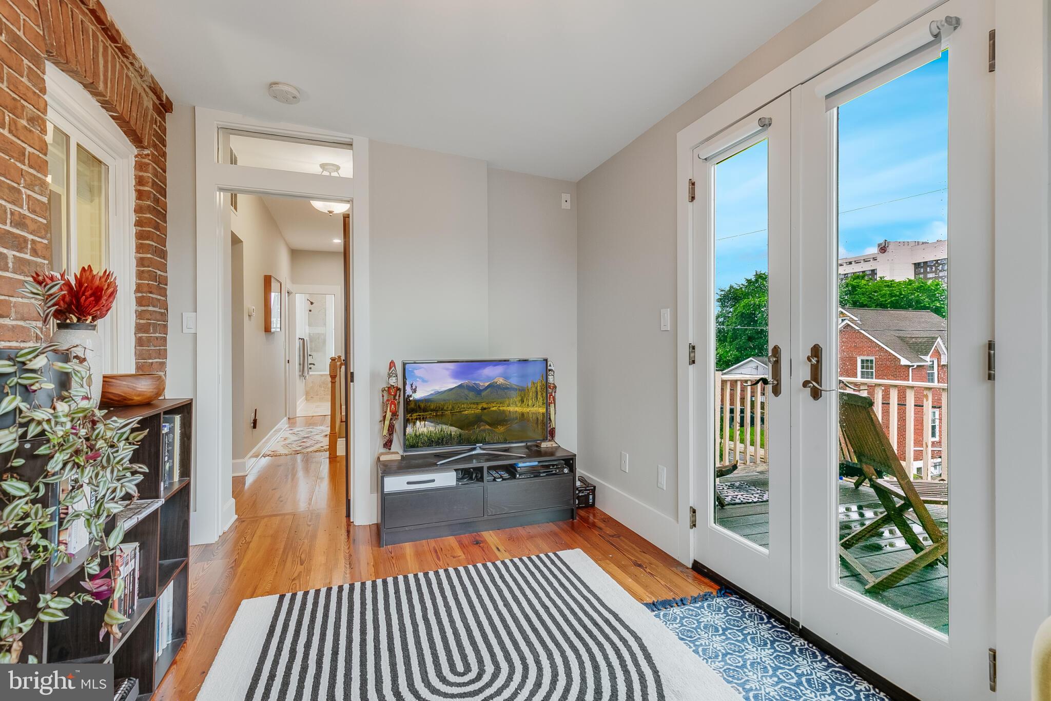 ARLINGTON VIEW - Residential