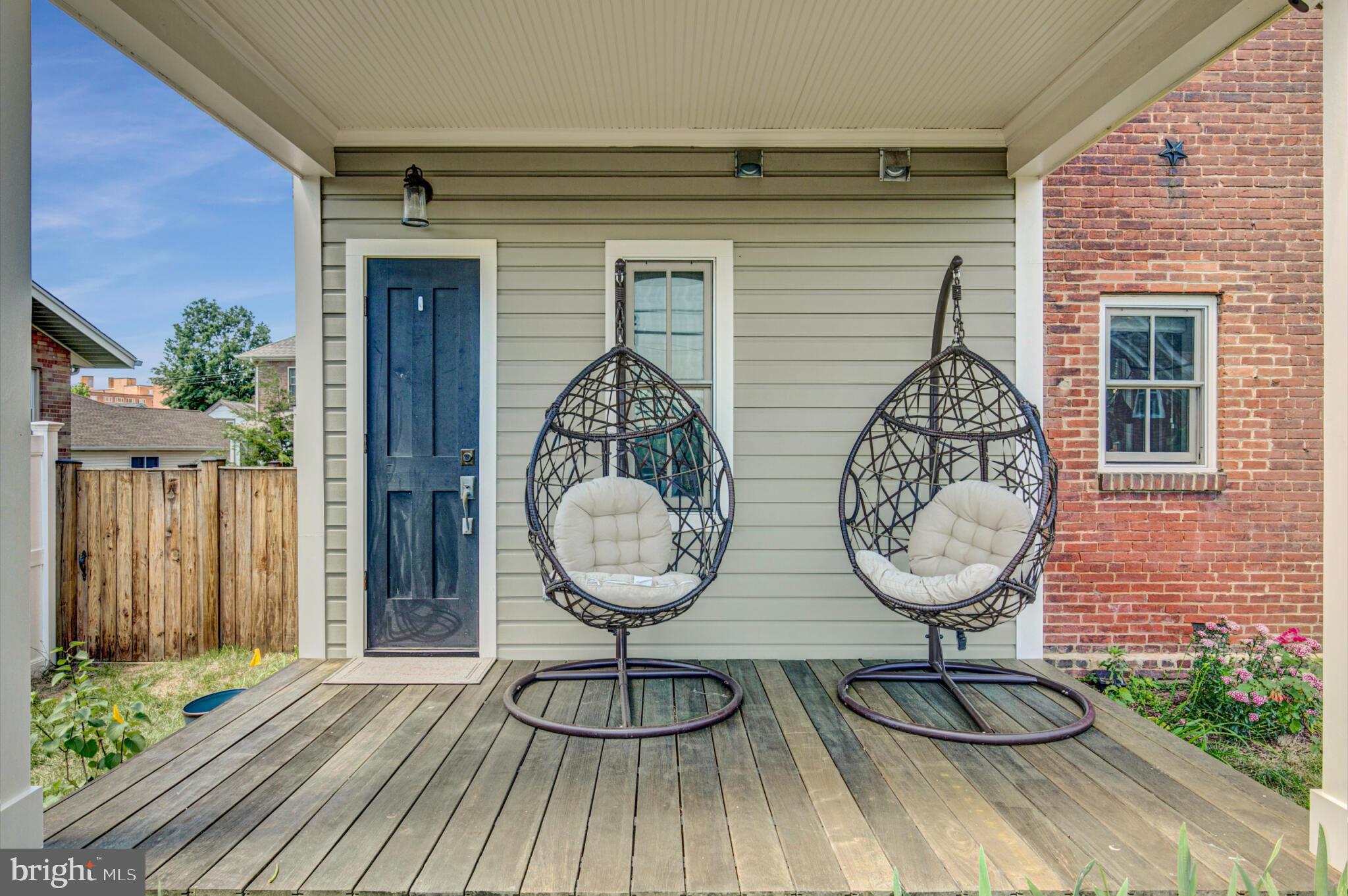 ARLINGTON VIEW - Residential