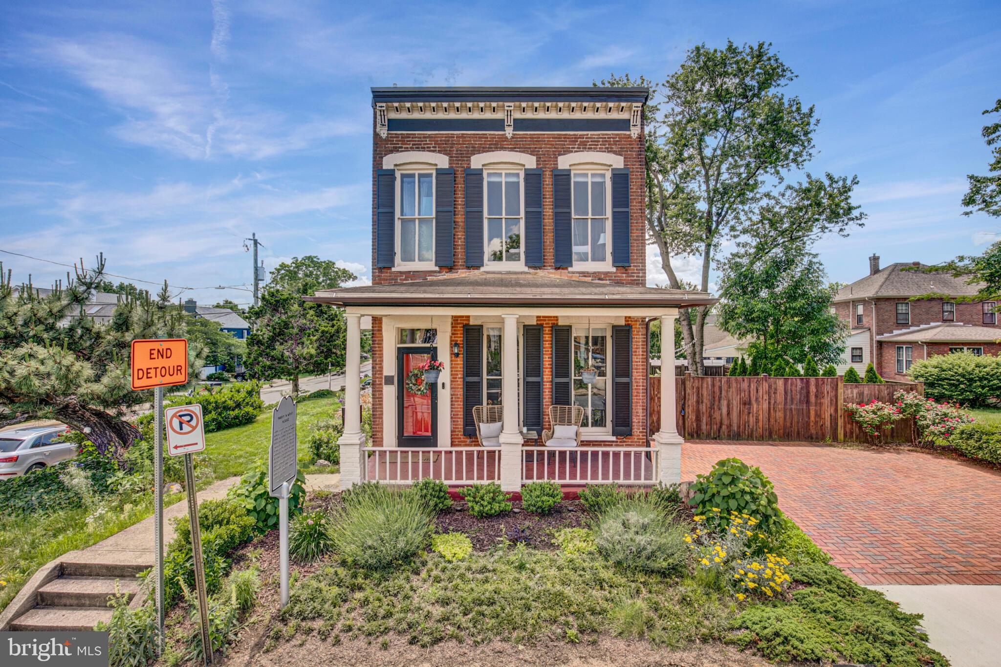 ARLINGTON VIEW - Residential