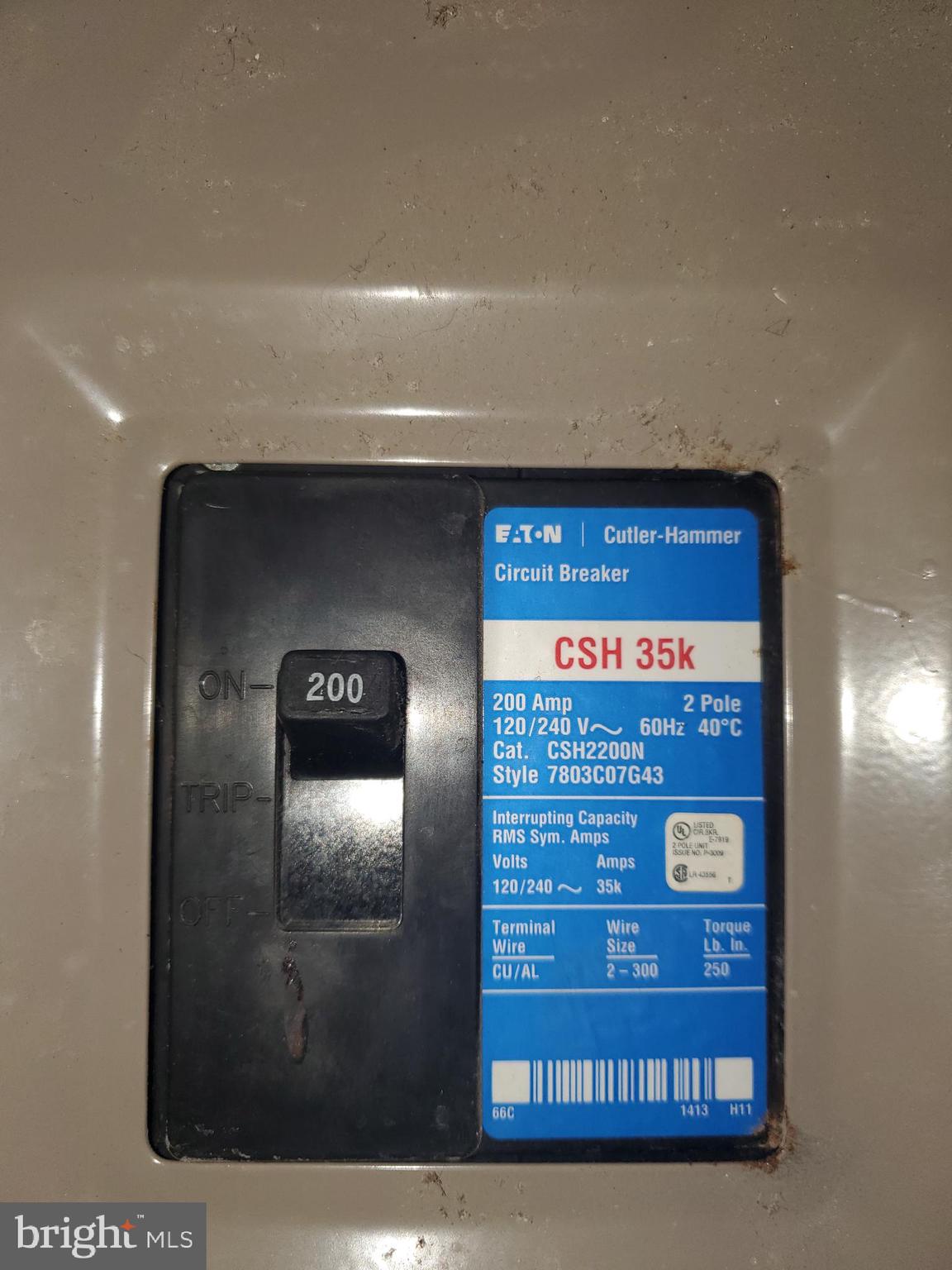 HOLLY HALL - Residential