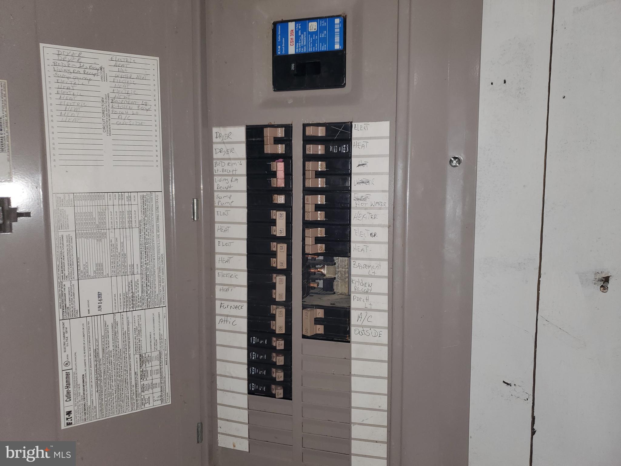 HOLLY HALL - Residential