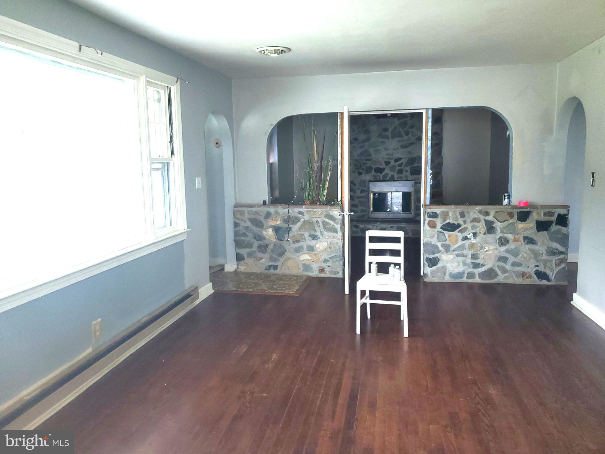 HOLLY HALL - Residential