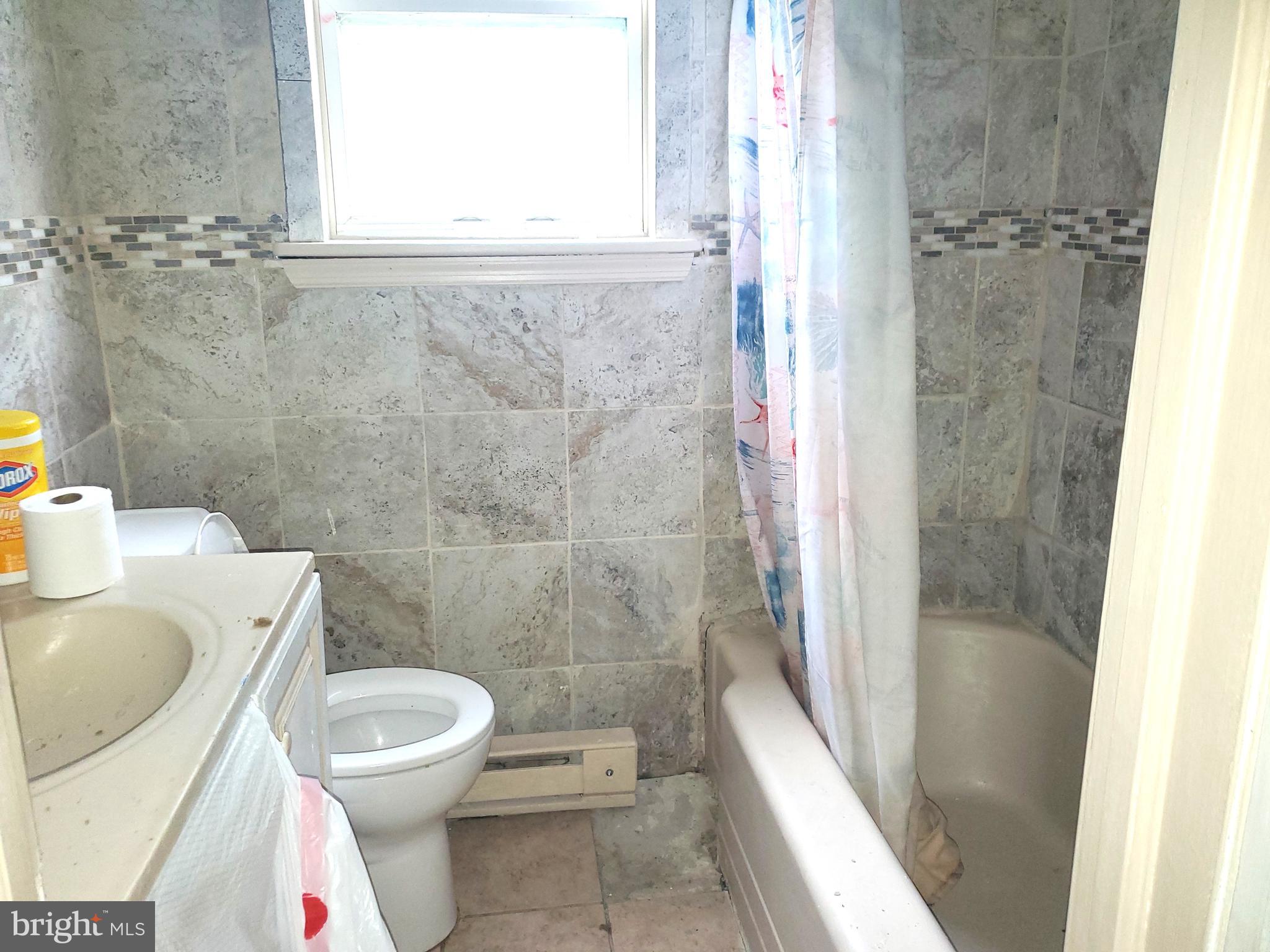 HOLLY HALL - Residential