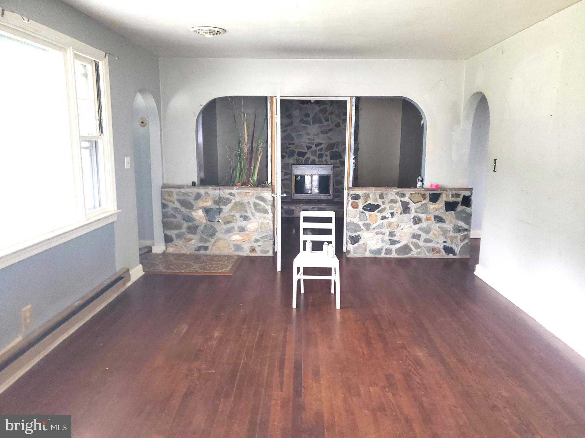 HOLLY HALL - Residential