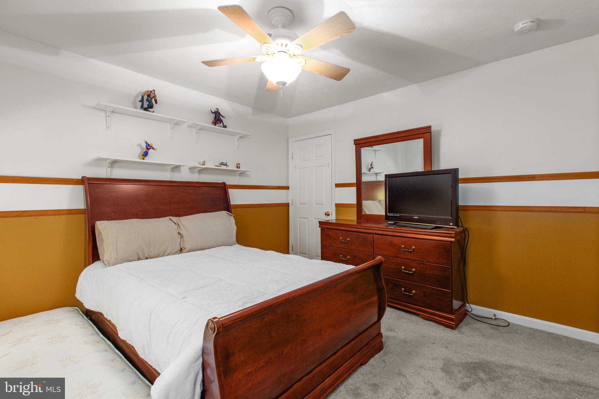 PRESIDENTIAL LAKES - Residential