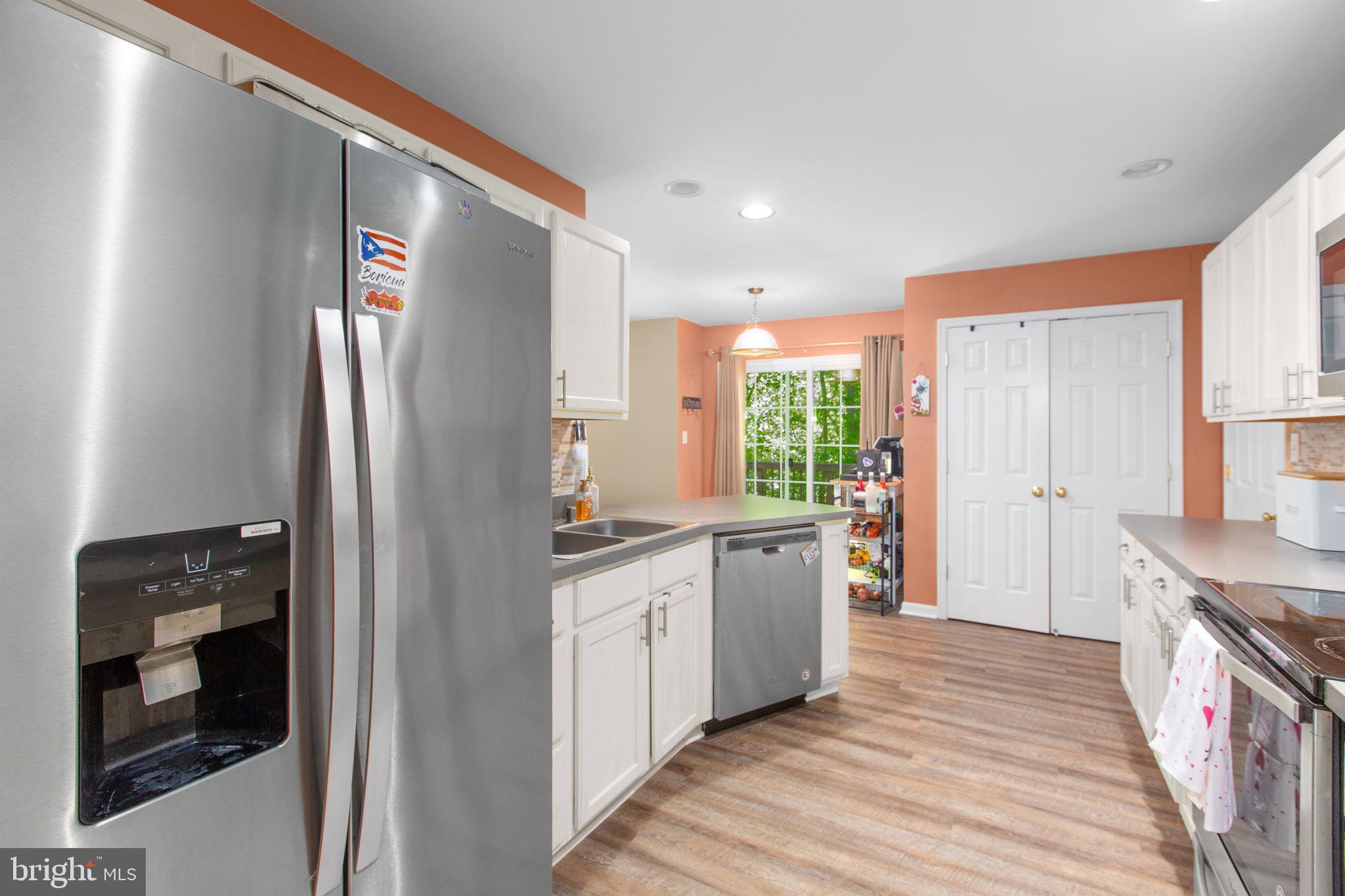 PRESIDENTIAL LAKES - Residential