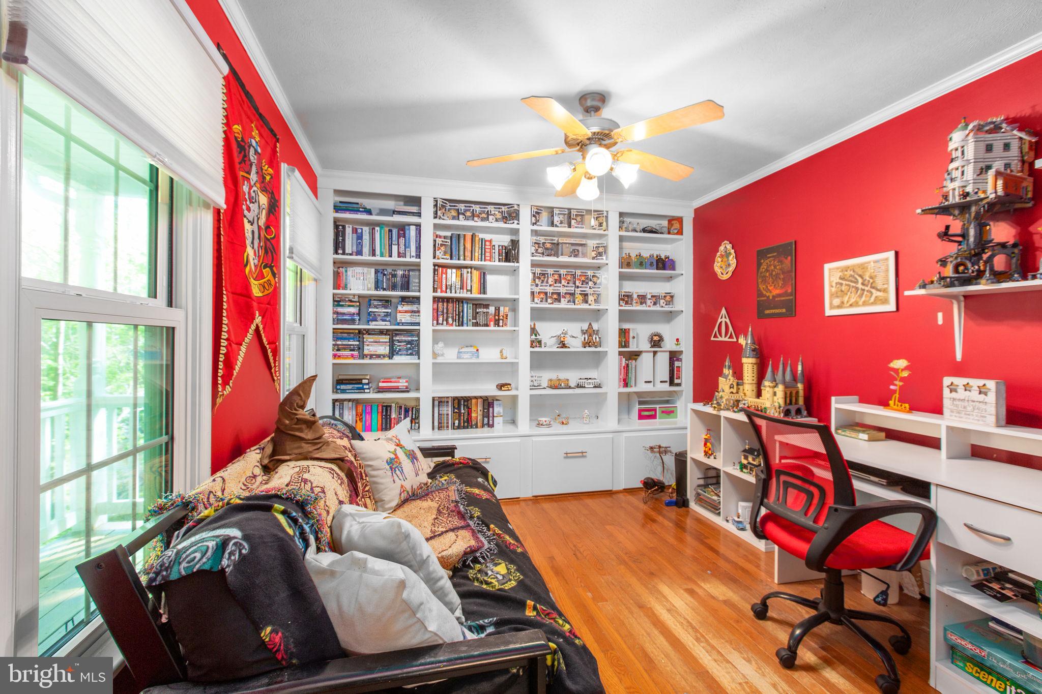 PRESIDENTIAL LAKES - Residential