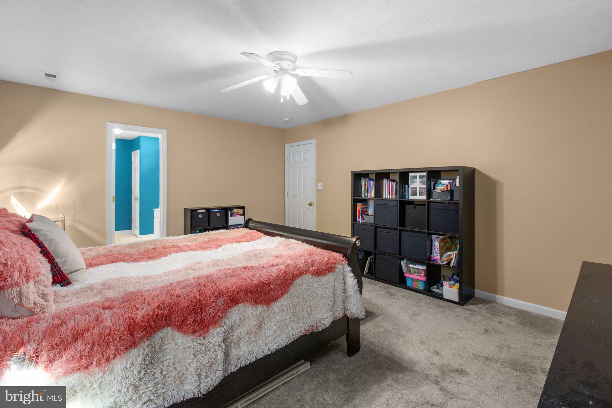 PRESIDENTIAL LAKES - Residential