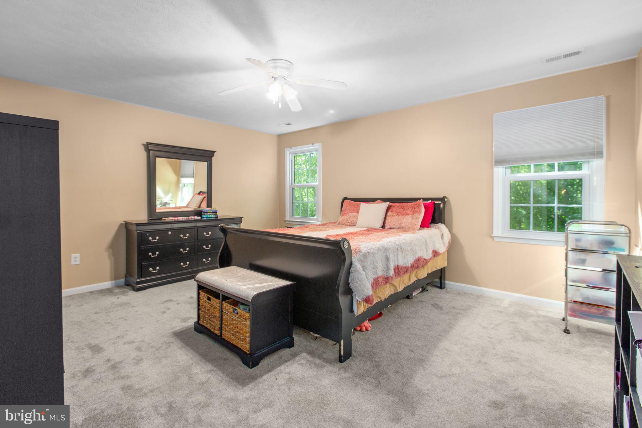 PRESIDENTIAL LAKES - Residential