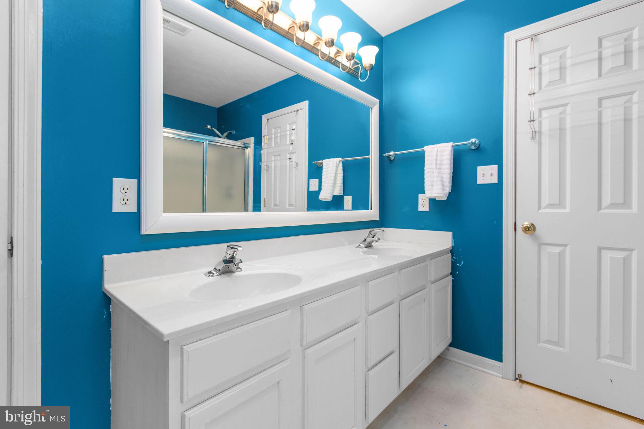 PRESIDENTIAL LAKES - Residential