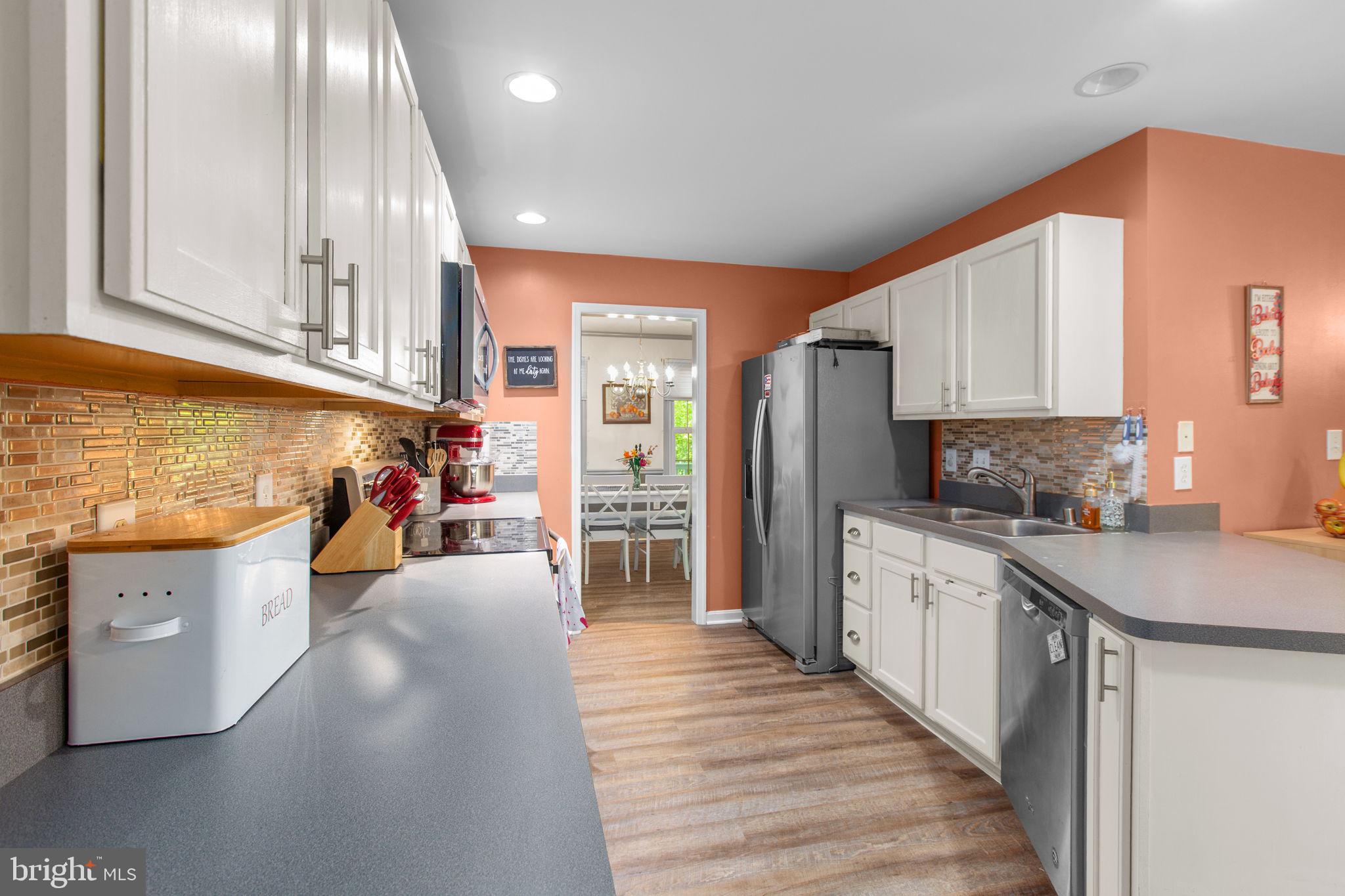 PRESIDENTIAL LAKES - Residential