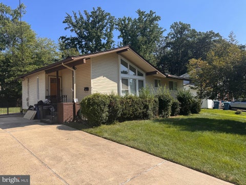 Photo of 8510 Cottage Street, VIENNA, VA 22180 (MLS # VAFX2336542)
