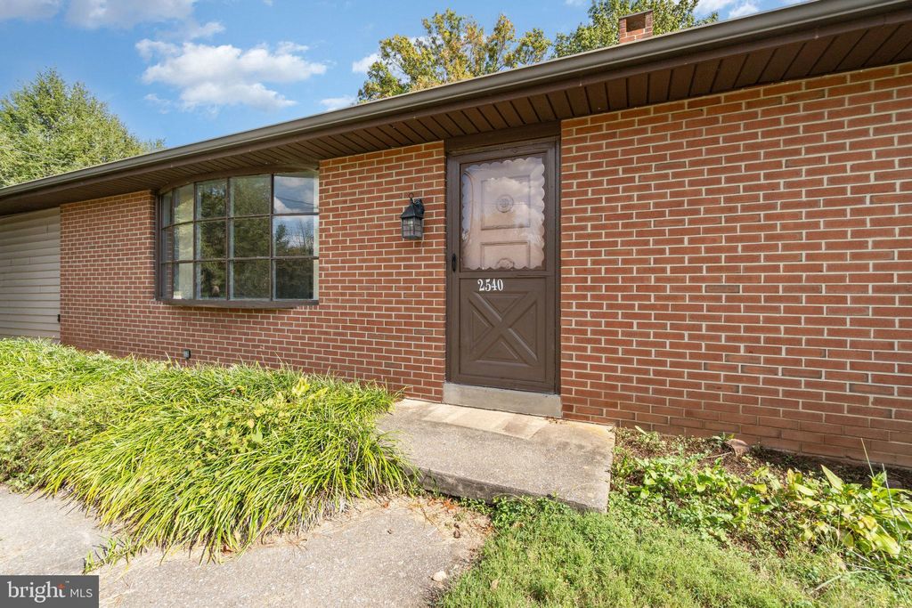 Photo of 2540 Log Cabin Road, YORK, PA 17408 (MLS # PAYK2090906)