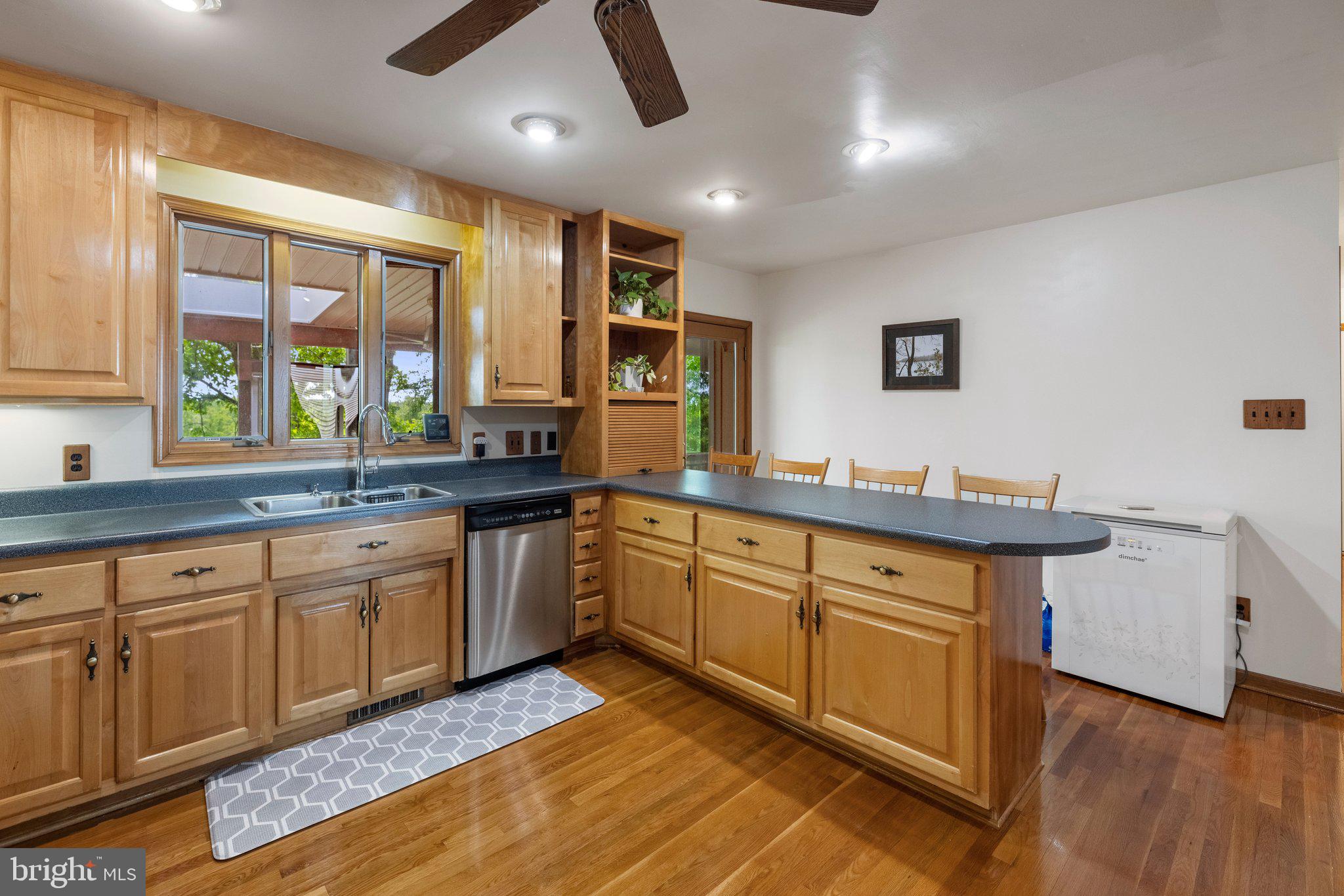 COLONIAL HEIGHTS - Residential