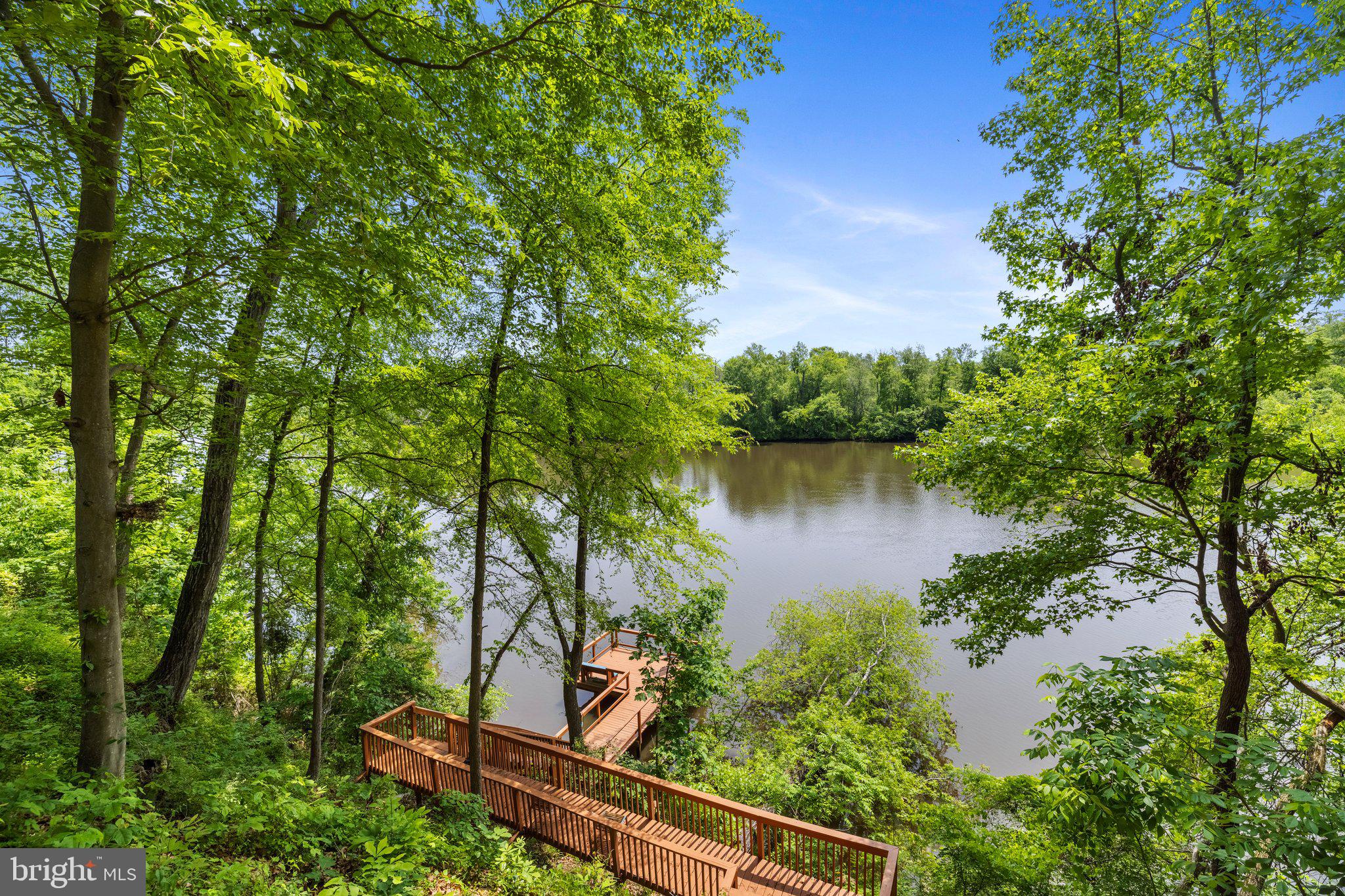 COLONIAL HEIGHTS - Residential