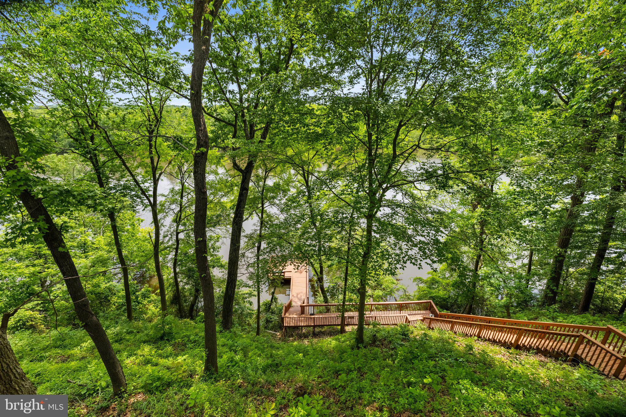 COLONIAL HEIGHTS - Residential