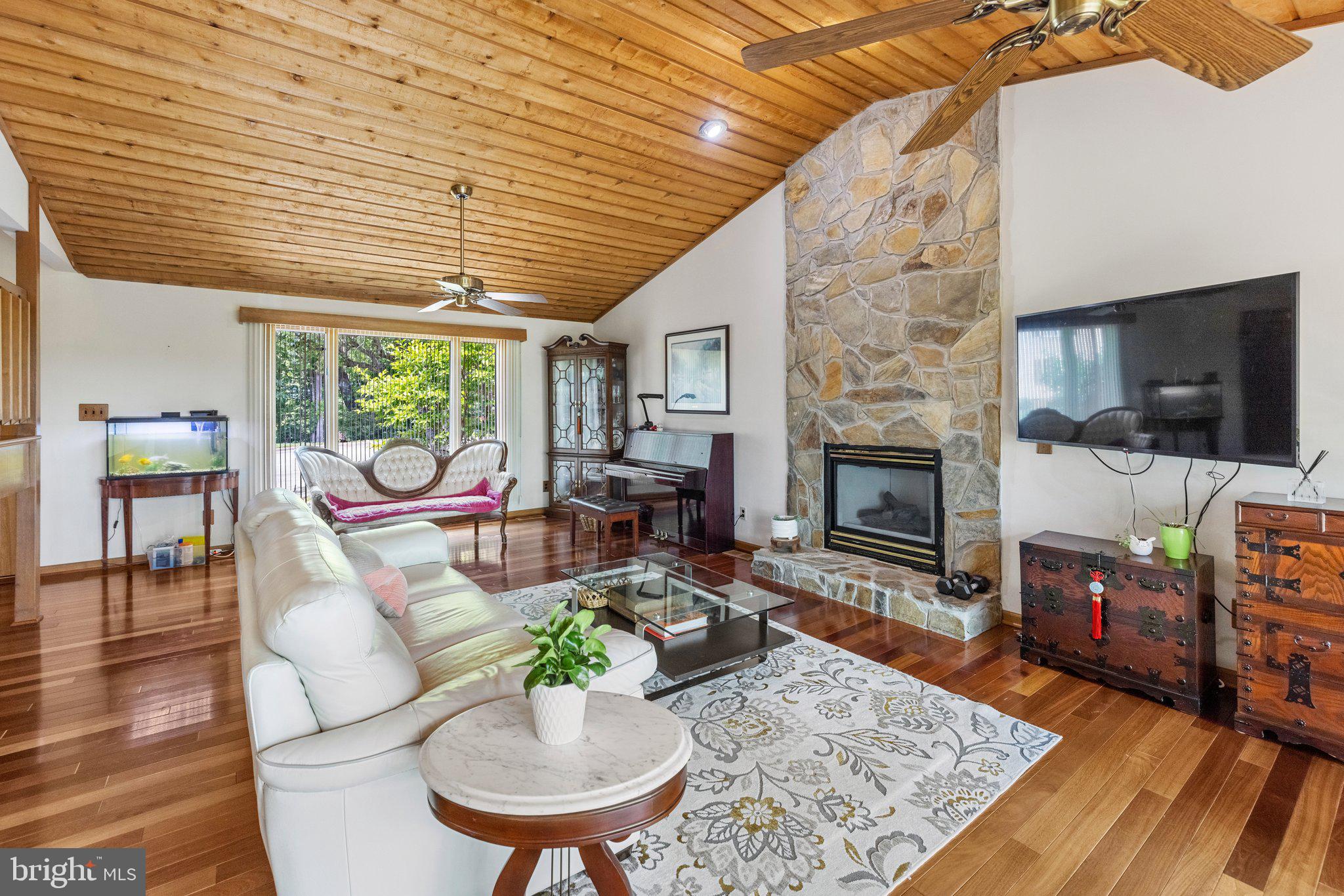 COLONIAL HEIGHTS - Residential