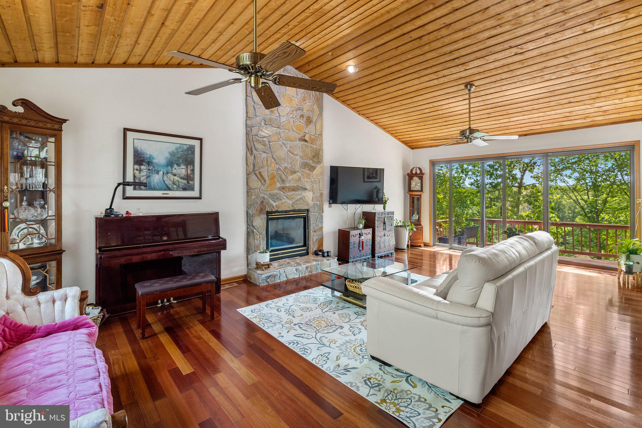 COLONIAL HEIGHTS - Residential